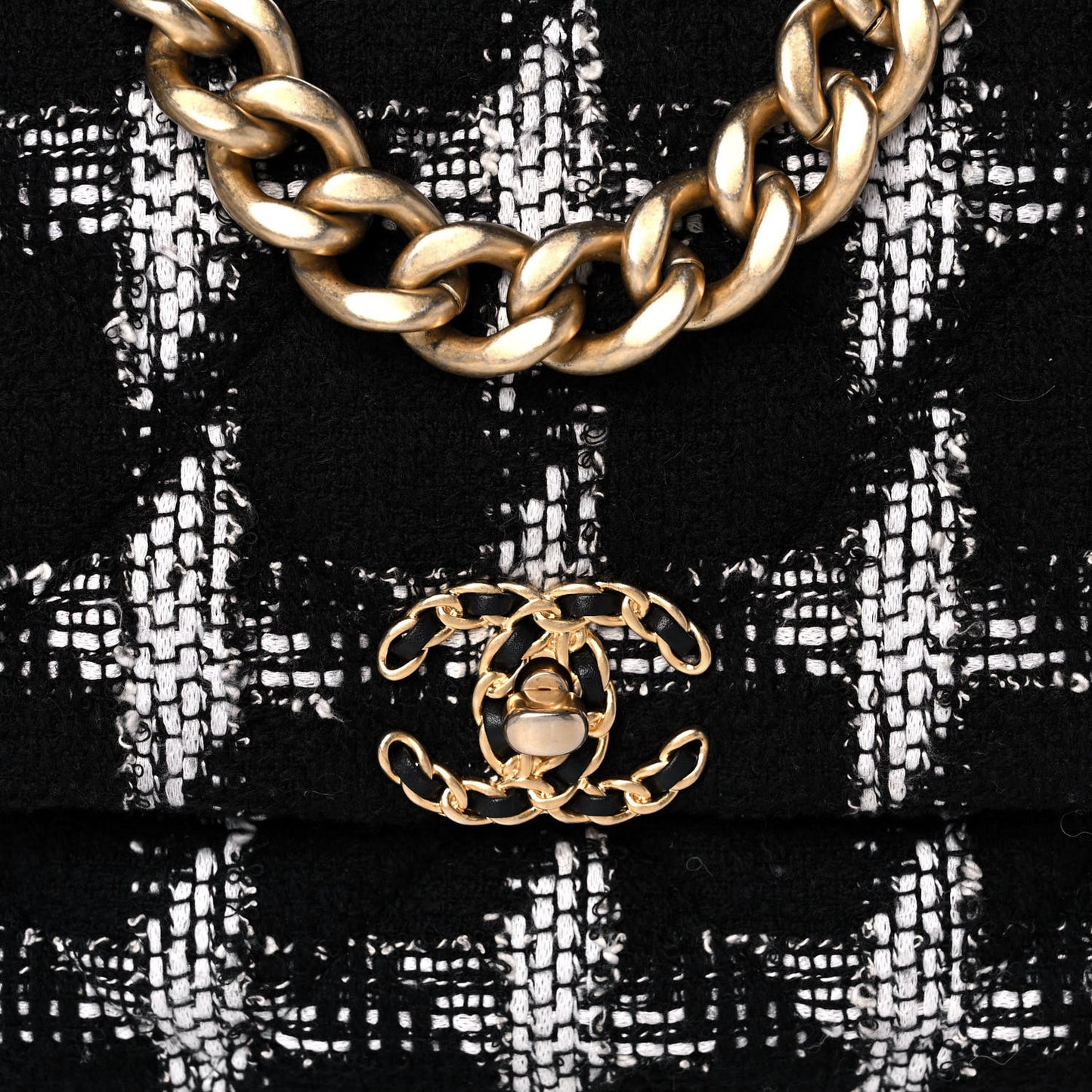 Tweed Quilted Medium Chanel 19 Flap Black White