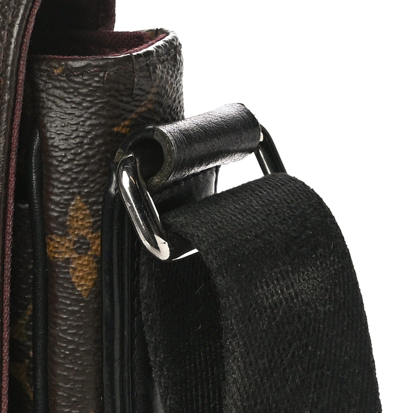 Monogram Macassar District PM