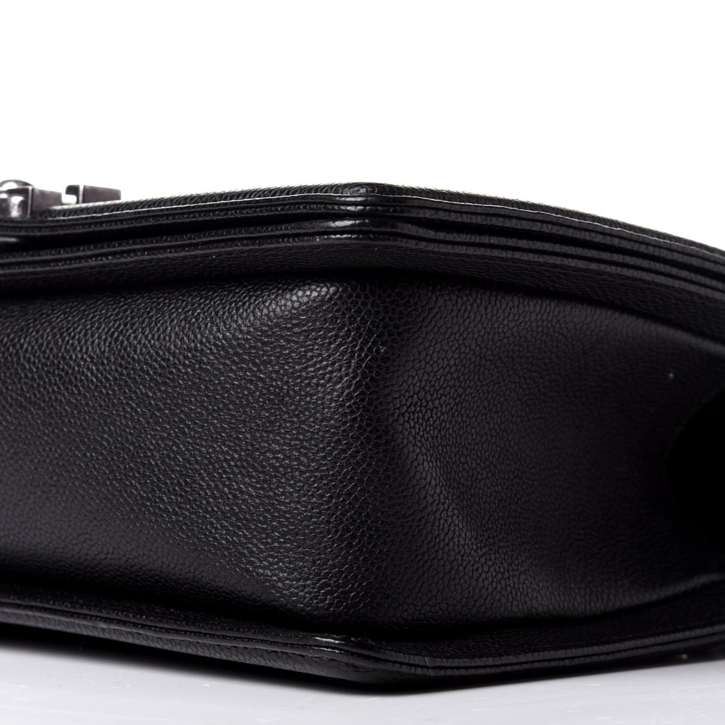 Caviar Quilted Medium Boy Flap Black