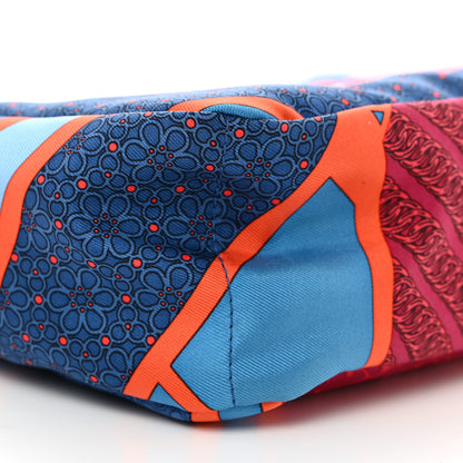 Hermes Silk Carre en Cravates Fourbi 20 PM Pouch Bleu Saphir 8 of 10