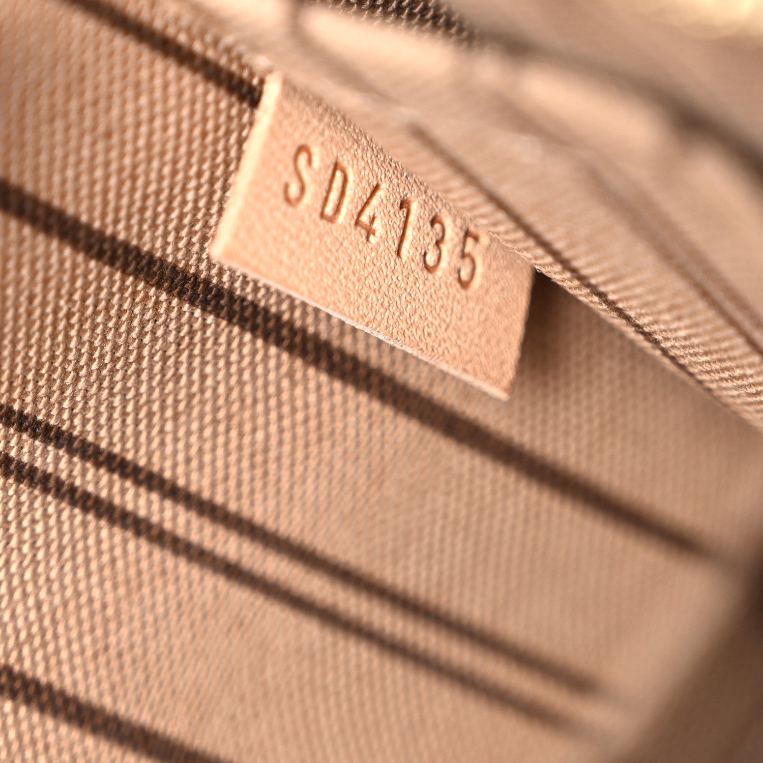 Louis Vuitton Monogram Neverfull MM GM Pochette 8 of 8