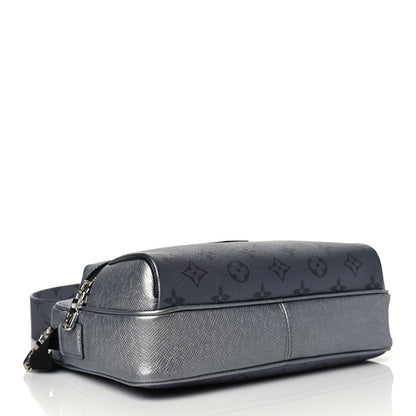 Louis Vuitton Taigarama Outdoor Messenger Gunmetal 4 of 9