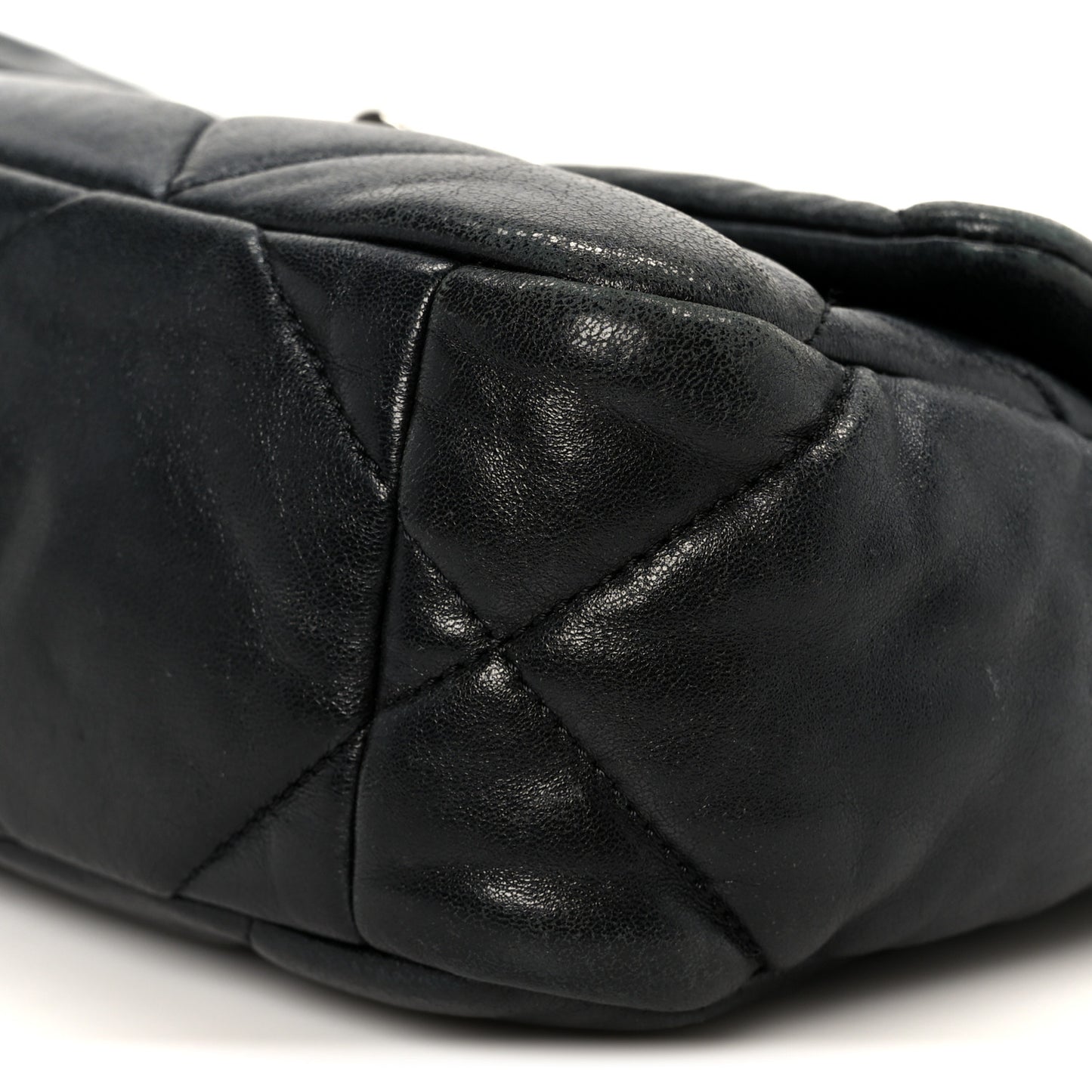 Lambskin Quilted Medium Chanel 19 Flap Black