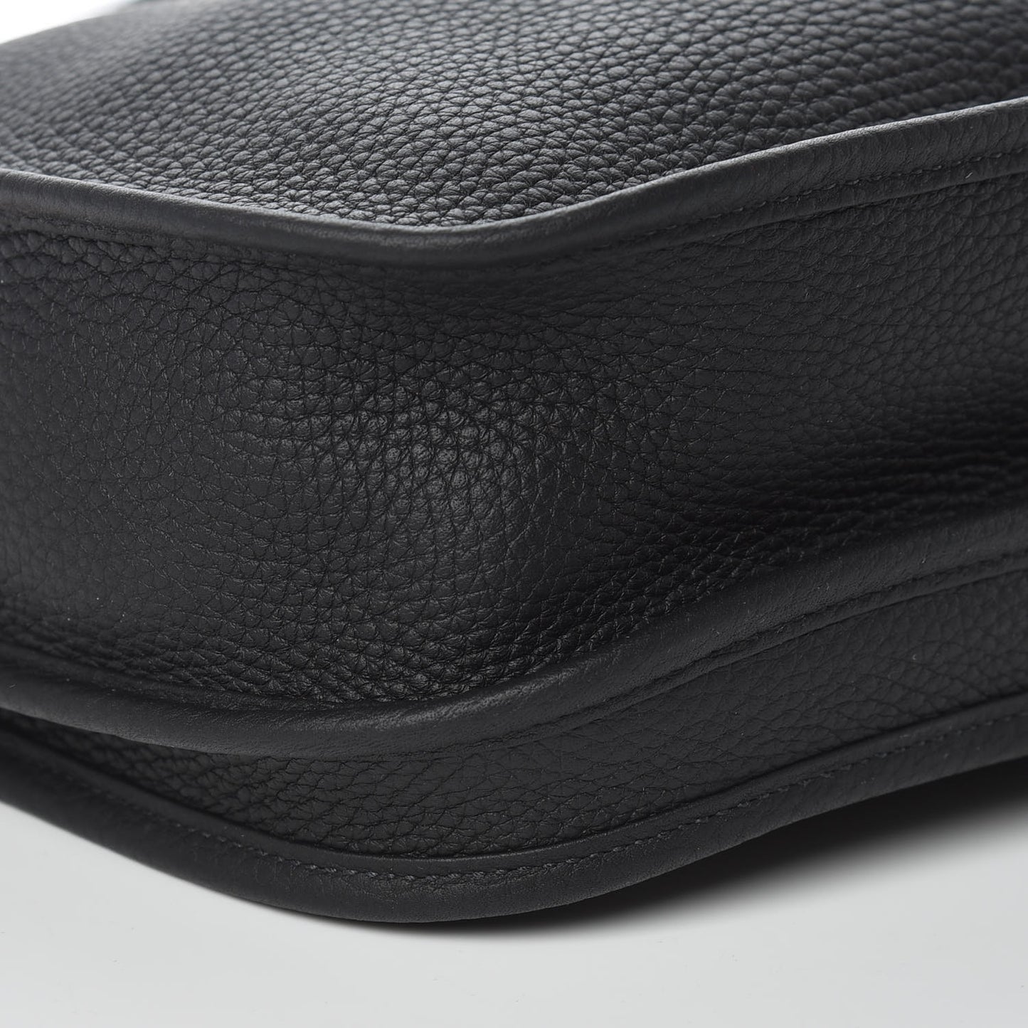 Taurillon Clemence Evelyne III PM Black