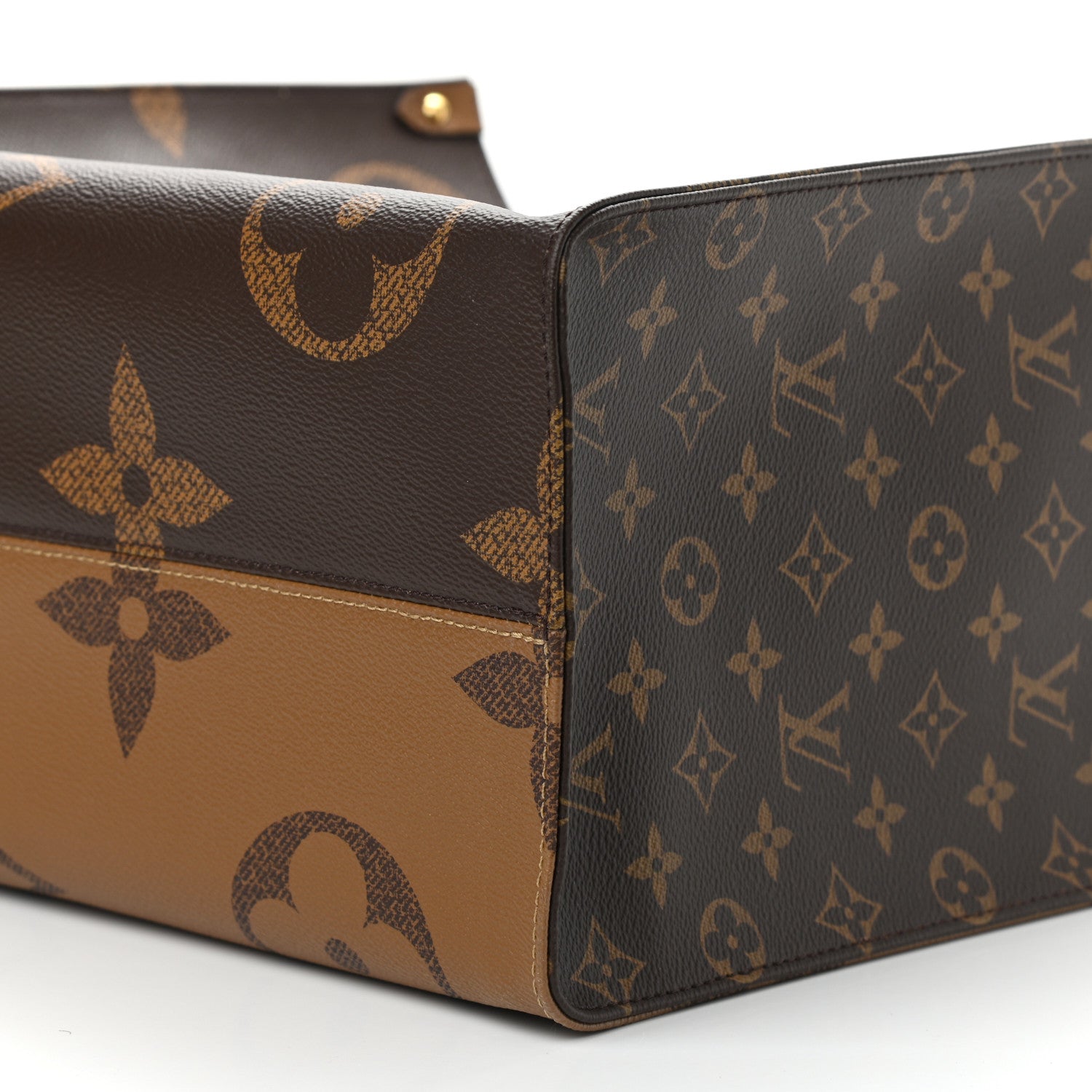 Louis Vuitton Reverse Monogram Giant Onthego GM 9 of 9