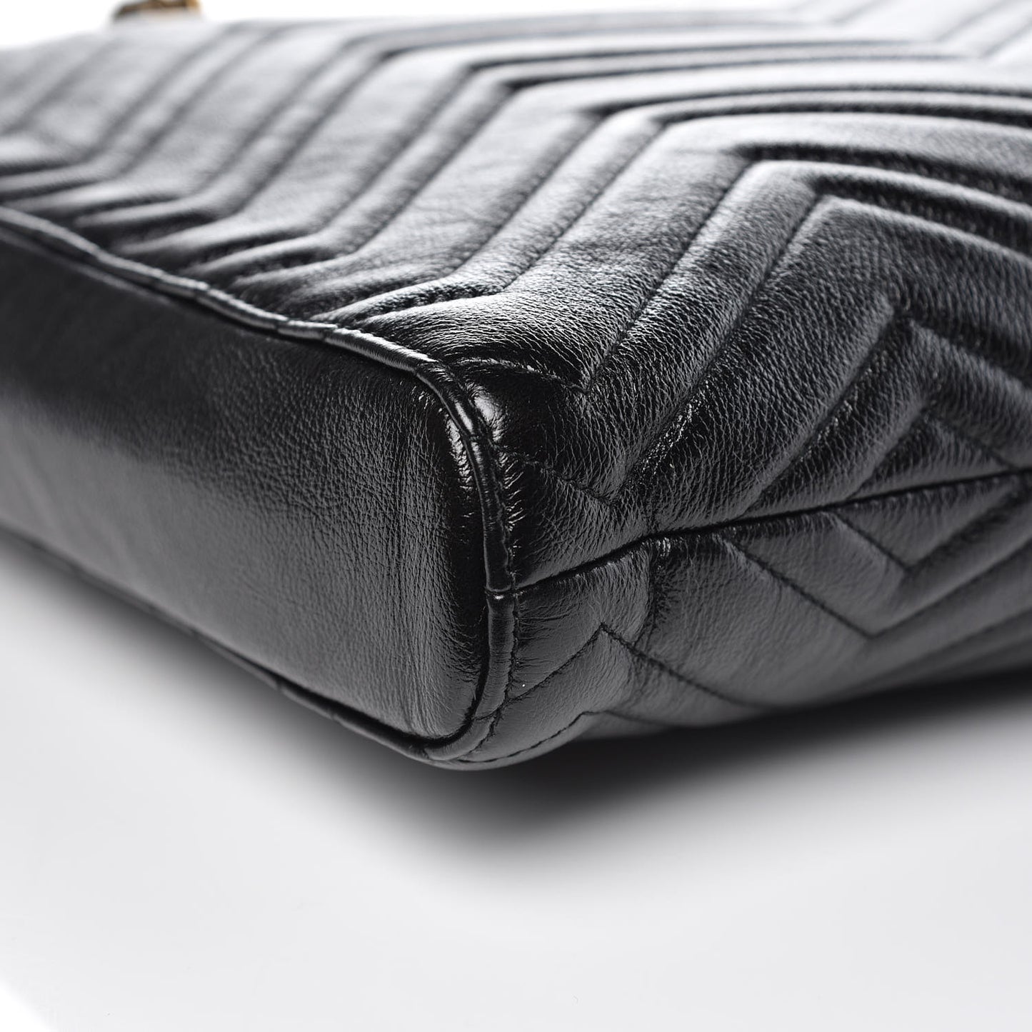 Vintage Calfskin Matelasse Medium GG Marmont Slim Tote Black