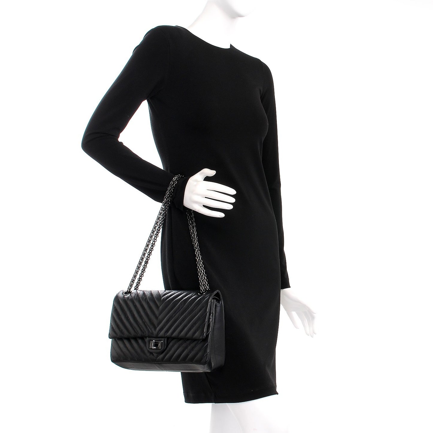 Aged Calfskin Chevron Quilted 2.55 Reissue 226 So Black