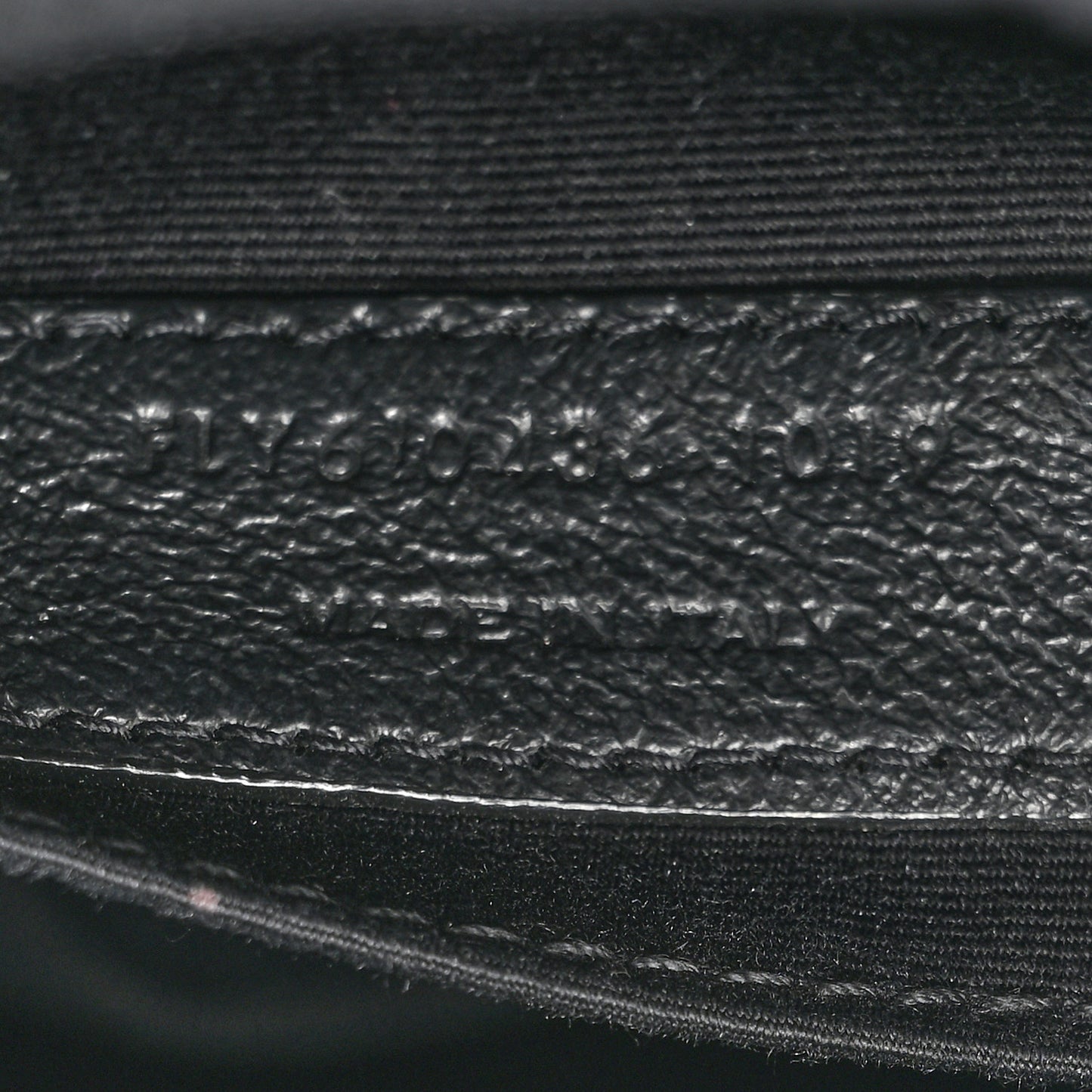 Grain De Poudre Matelasse Chevron Quilted Round Vinyle Camera Bag Black
