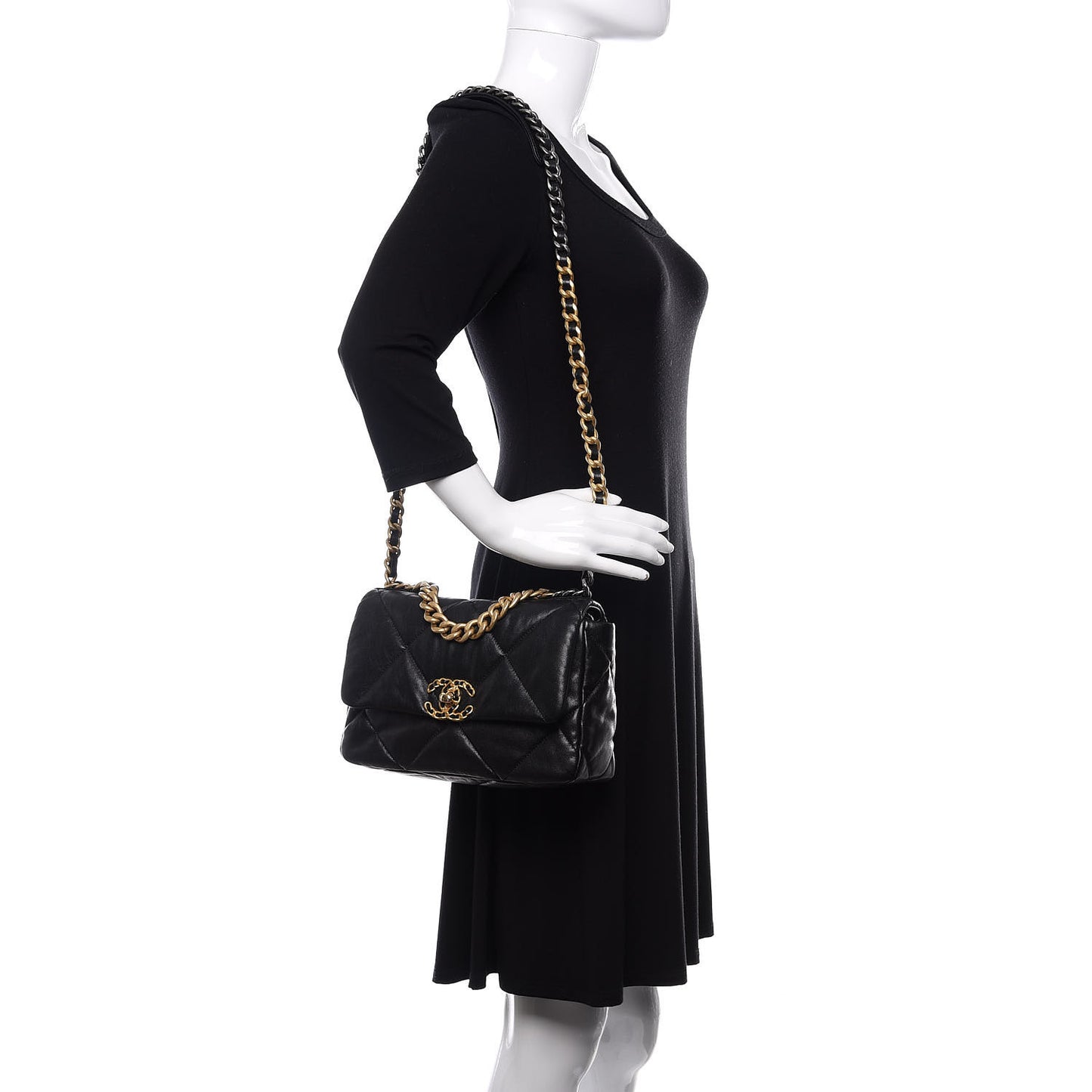 Lambskin Quilted Medium 19 Flap Black