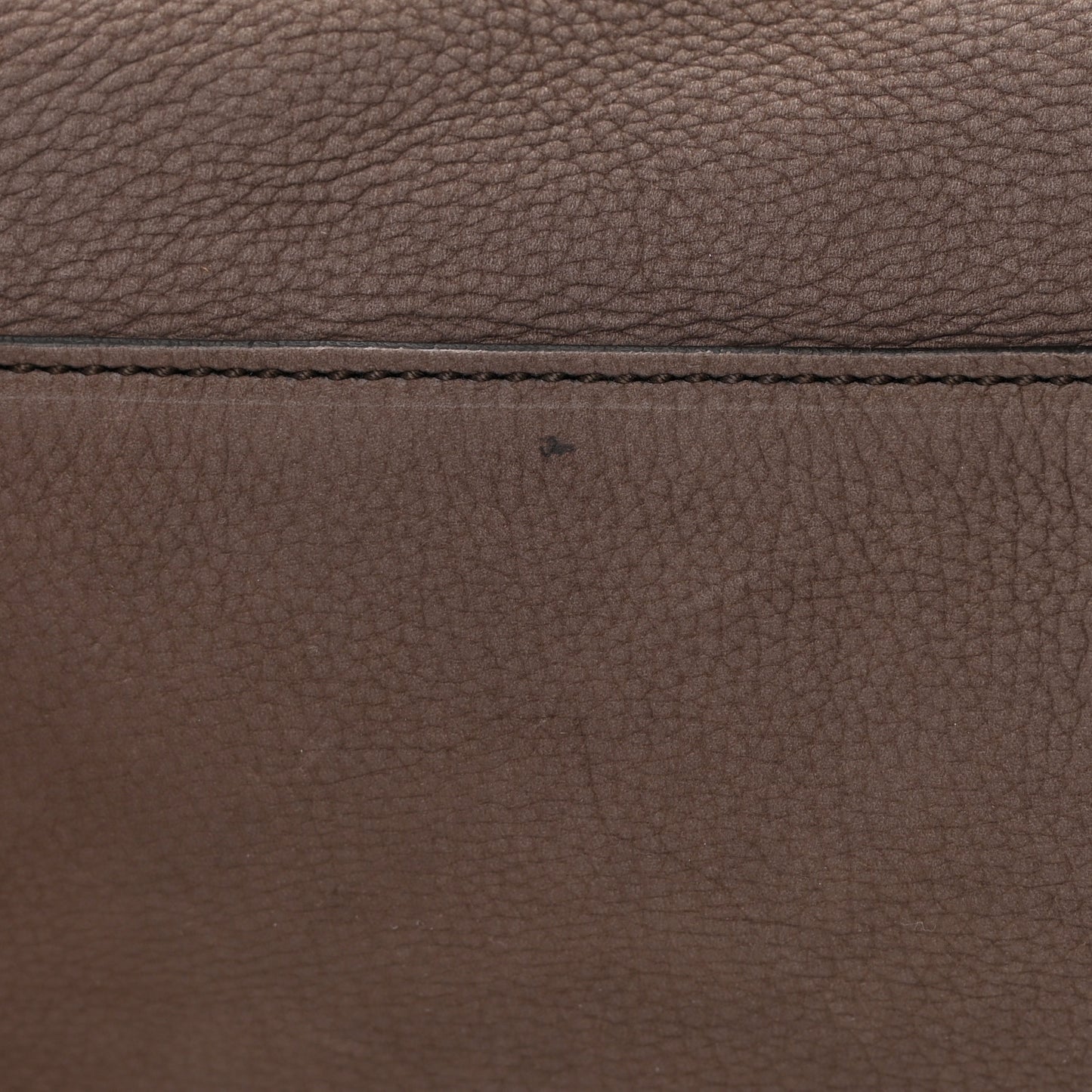 Vitello Range Medium Soho Chain Shoulder Bag Grey Field