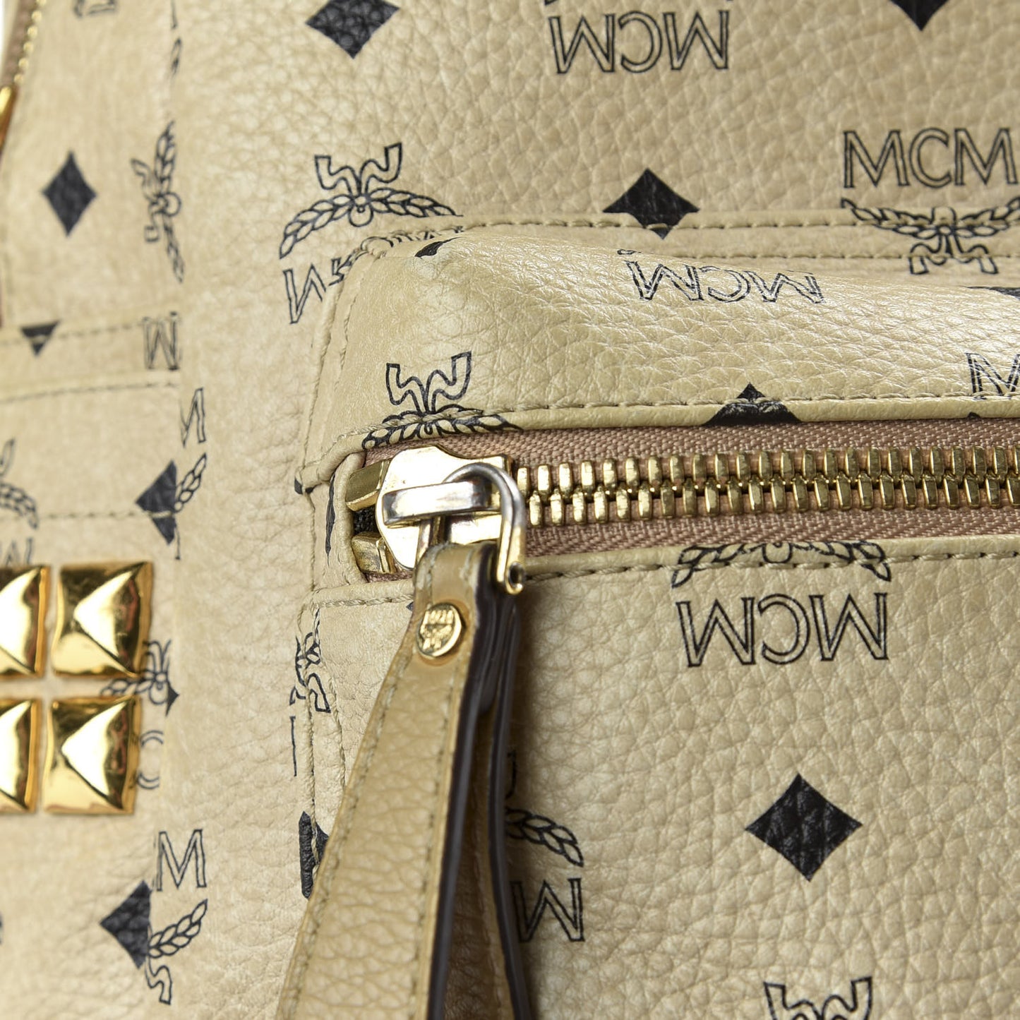 Visetos Medium Side Studs Stark Backpack Beige