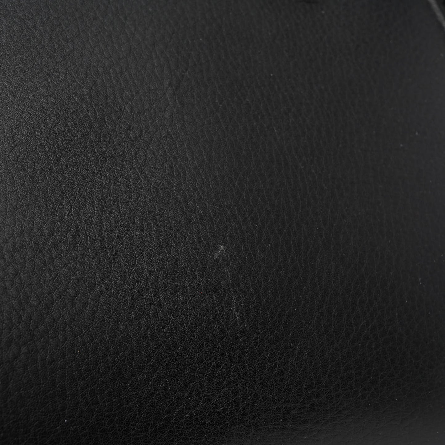 Grained Calfskin Medium Phantom Luggage Black