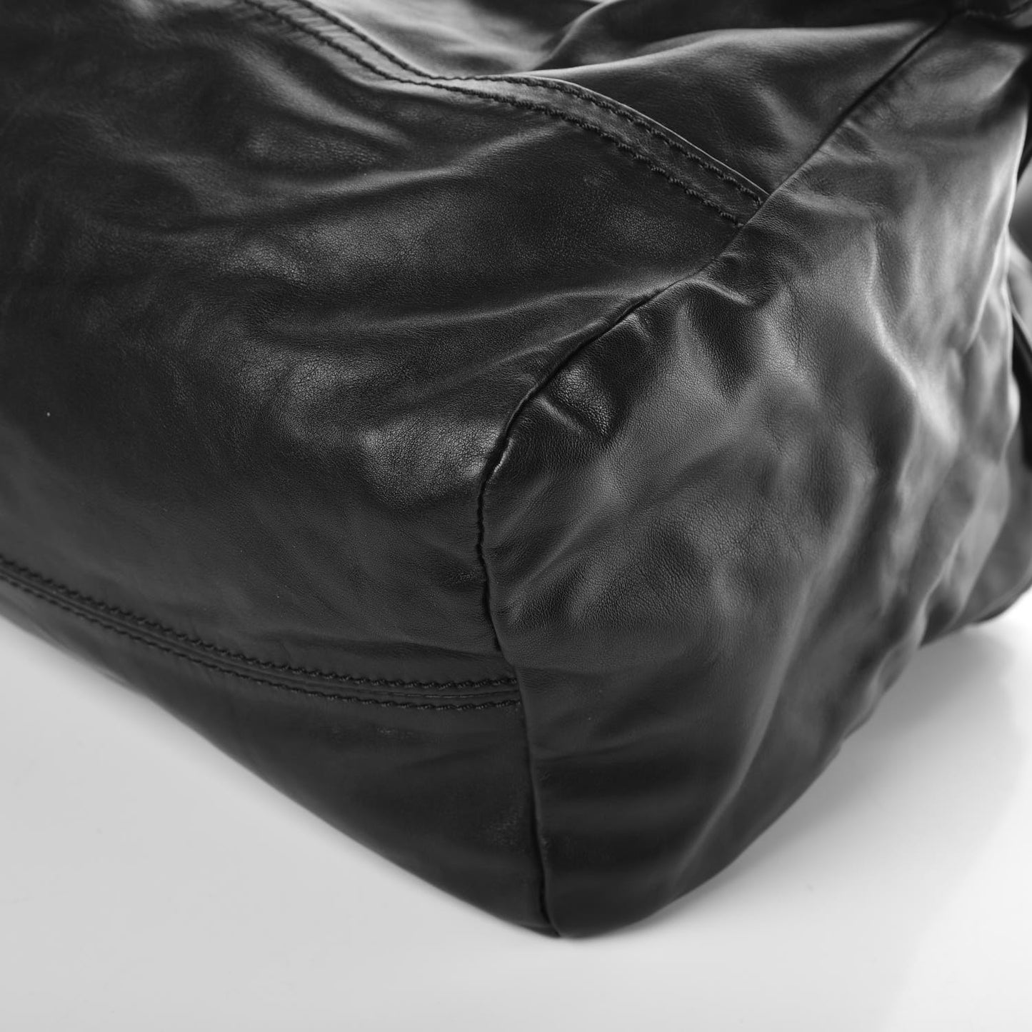 Calfskin Star Embossed Medium Pandora Black Red