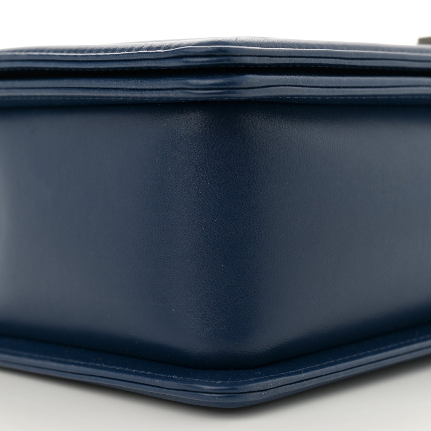 Lambskin Quilted New Medium Boy Flap Navy