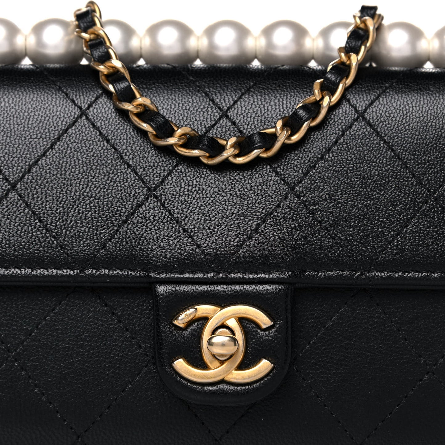 Goatskin Quilted Chic Pearls Clutch With Chain Black