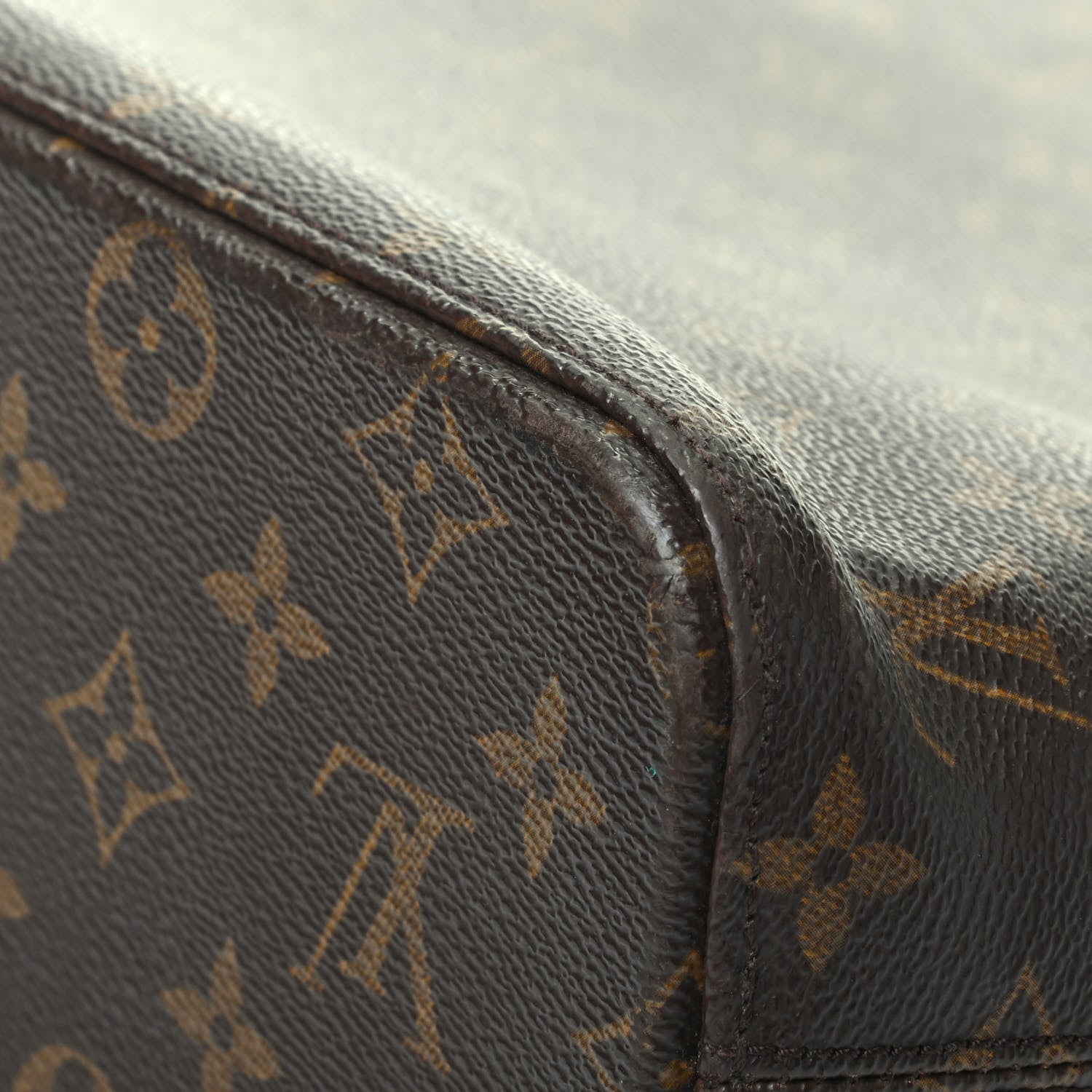 Louis Vuitton Monogram Luco 5 of 15