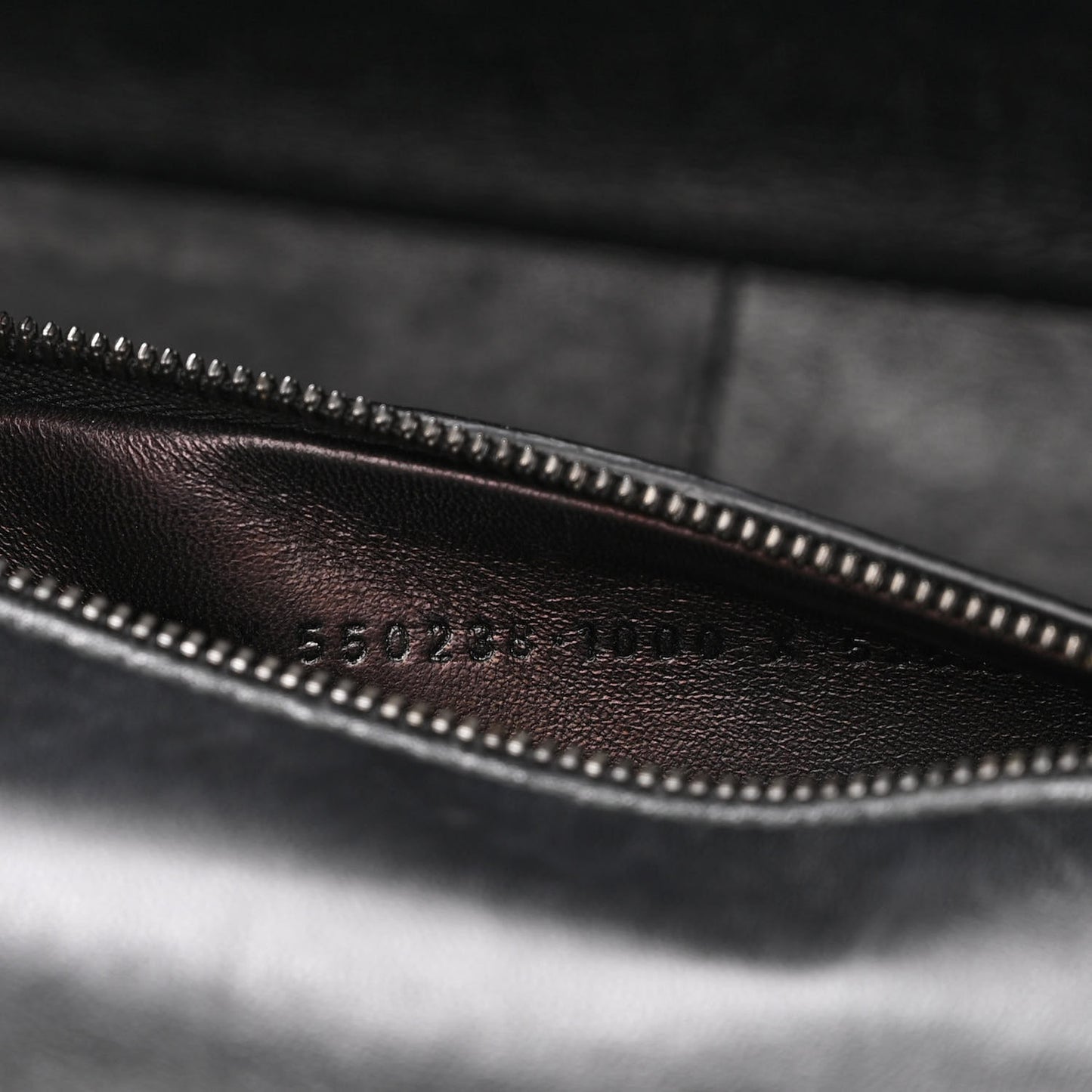 Shiny Goatksin Logo Embossed Monochrome M BB Round Shoulder Bag Black
