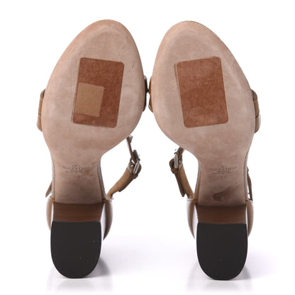 Valentino Garavani Pebbled Calfskin Rockstud Rolling Sandals 40 Tan 5 of 9