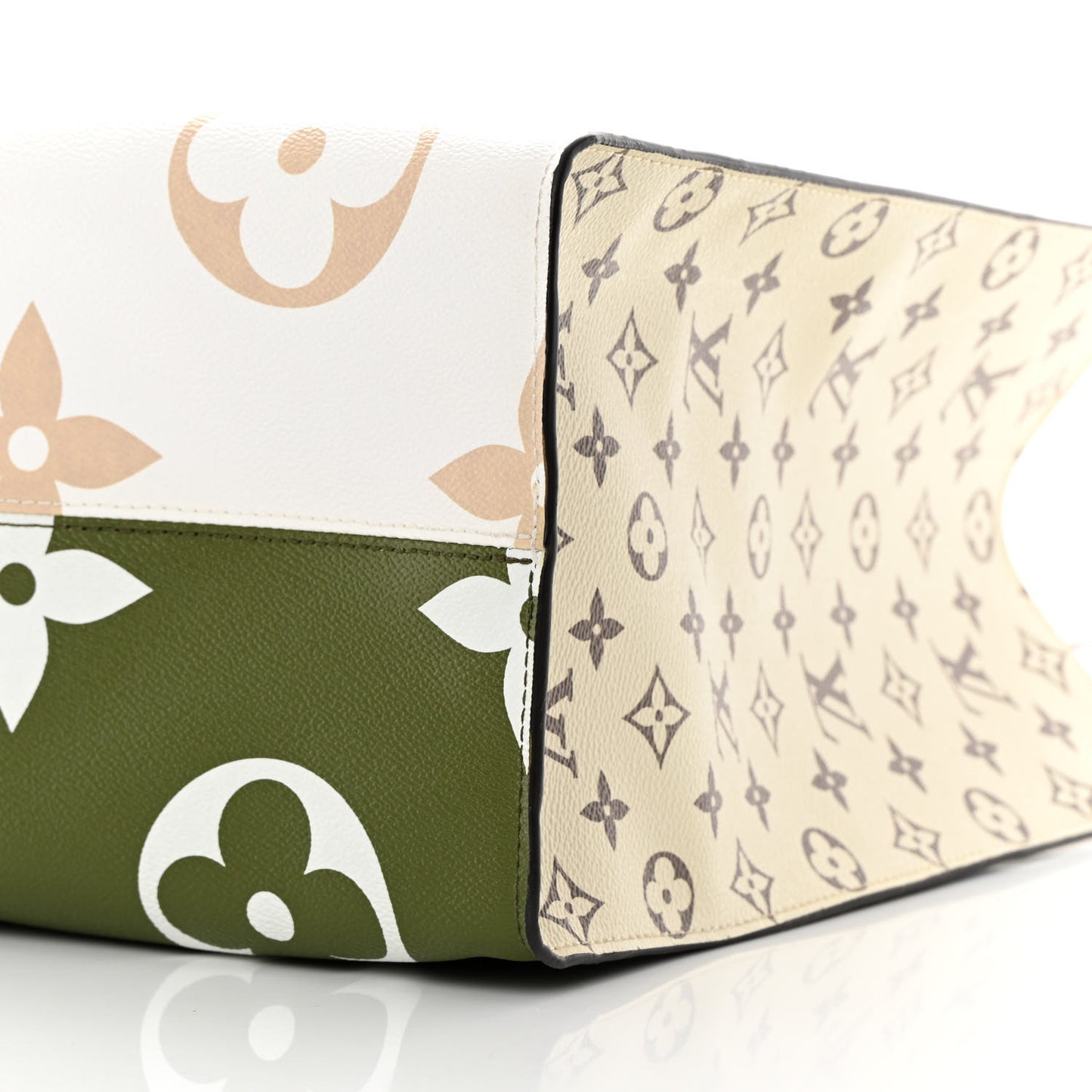 Monogram Giant Onthego GM Kaki Beige