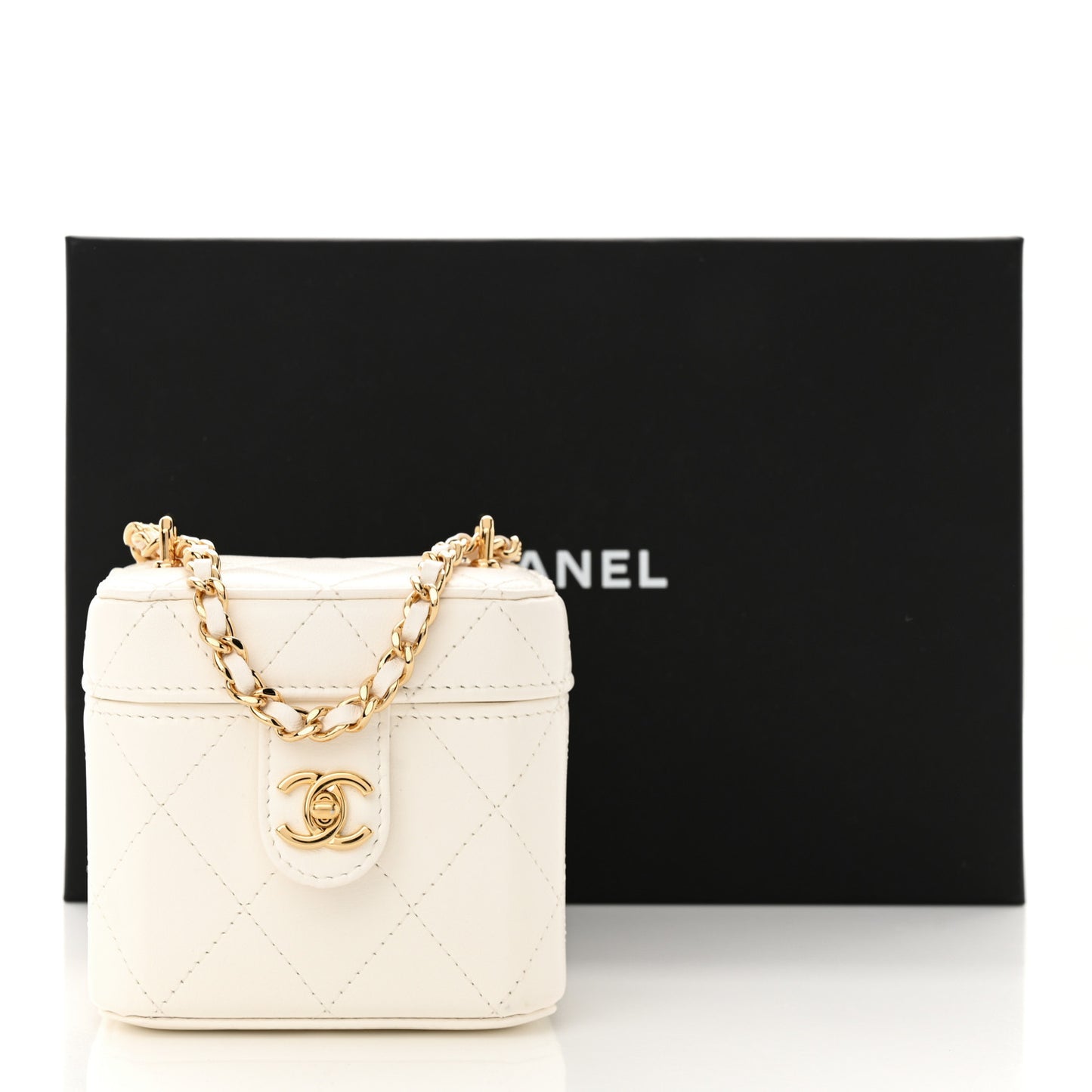 Lambskin Quilted Vanity Clutch With Chain White
