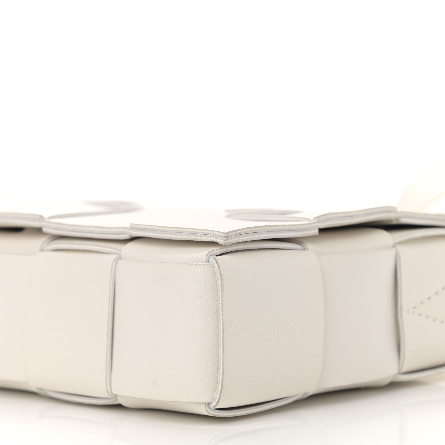 Bottega Veneta Lambskin Maxi Intrecciato Cassette Crossbody Bag White 10 of 10