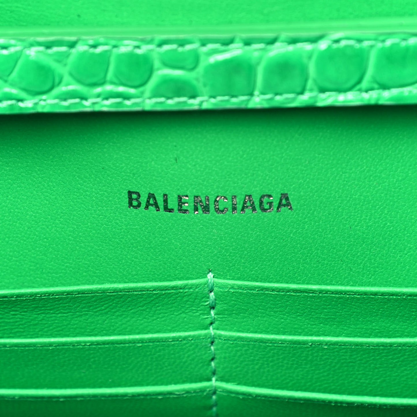 Shiny Calfskin Tonal B Crocodile Embossed Hourglass Chain Bag Vivid Green