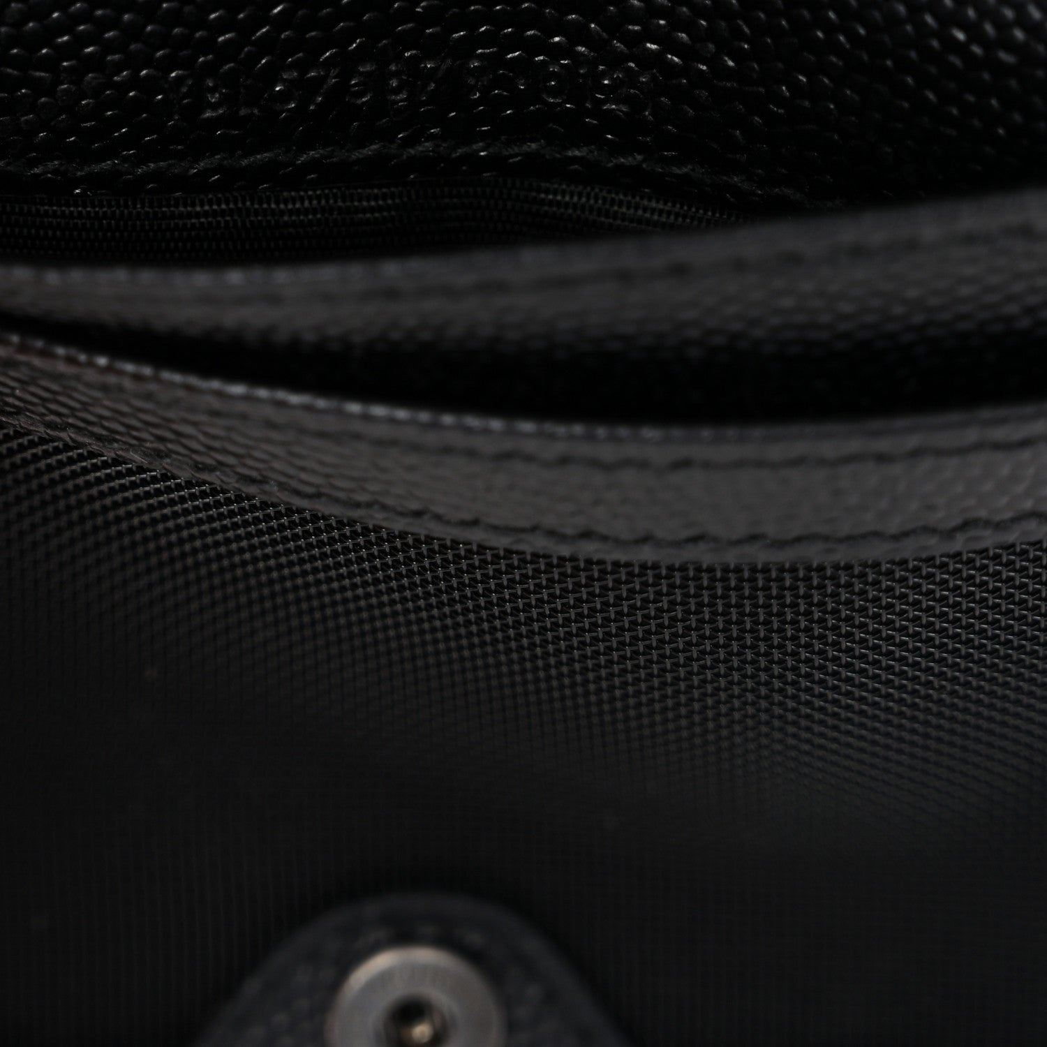 Saint Laurent Grain De Poudre Matelasse Chevron Monogram Zipped Two-Part Wallet Black 8 of 9