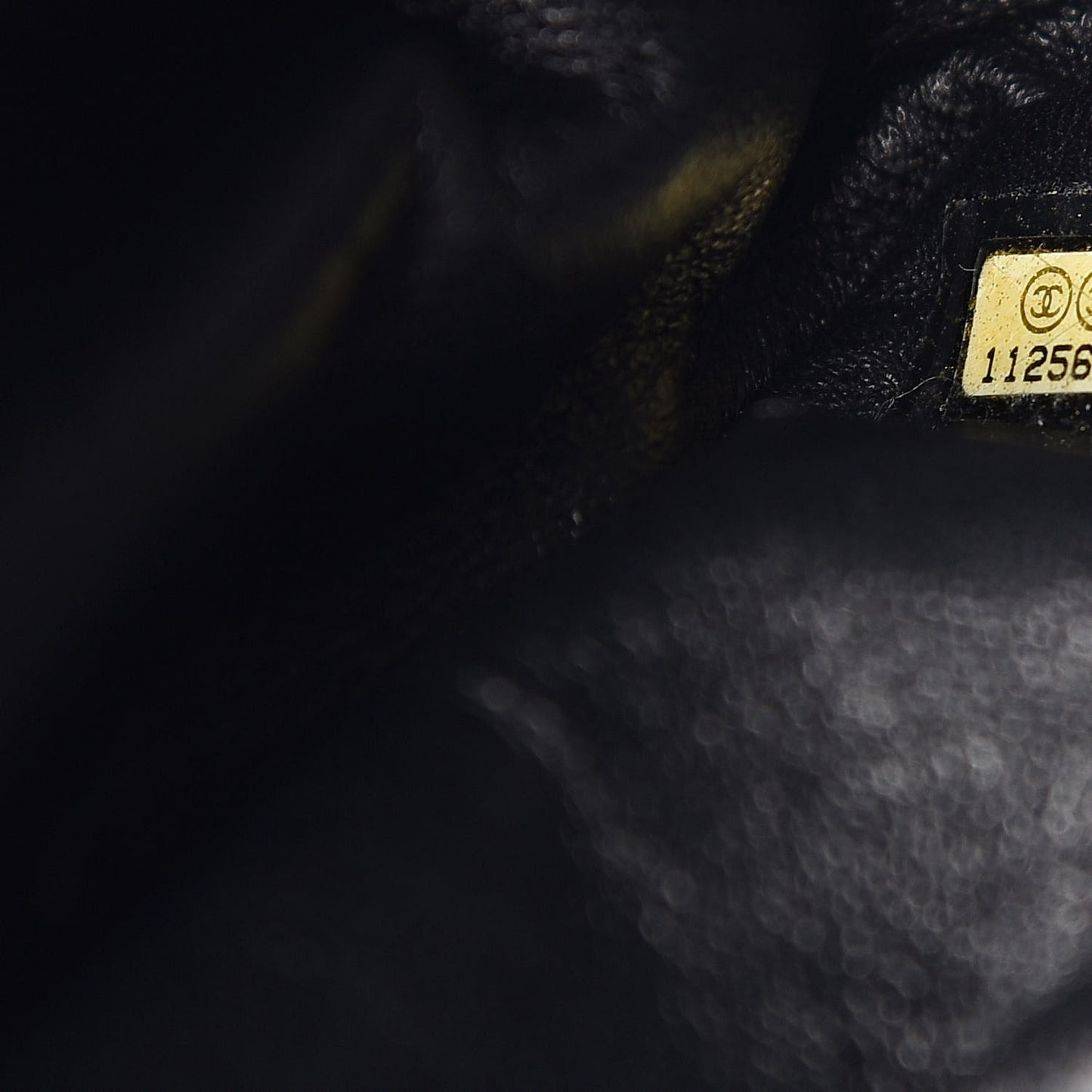 Calfskin Diagonal Ligne Flap Black