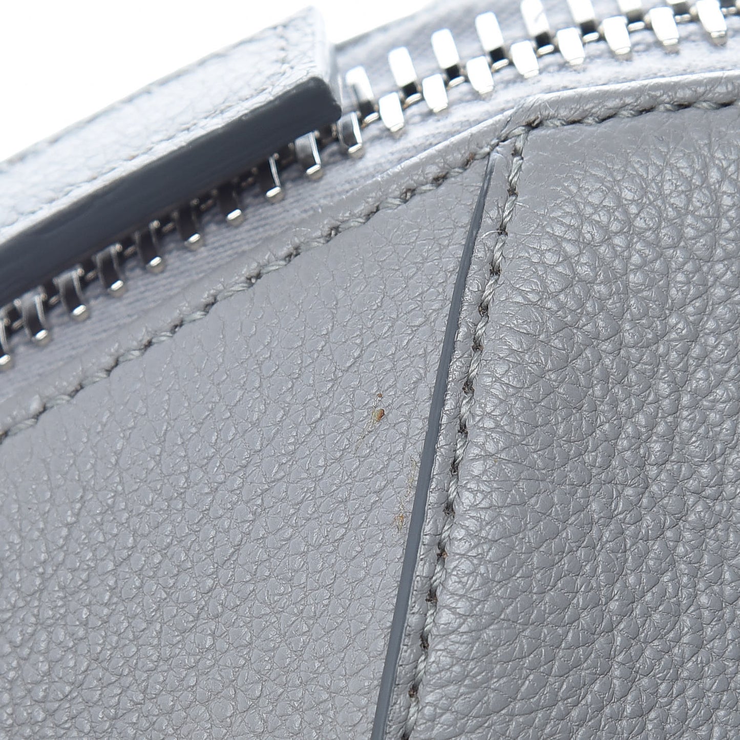 Sugar Goatskin Medium Antigona Pearl Grey