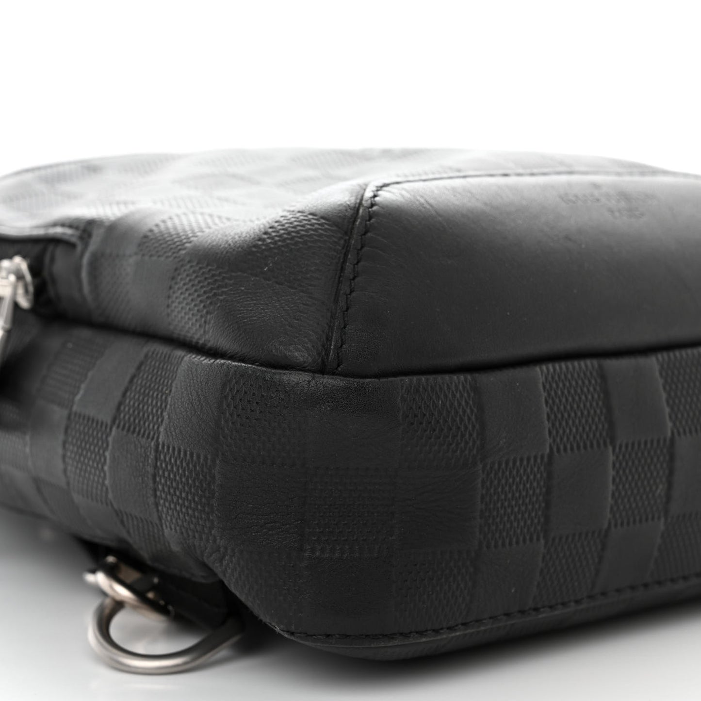 Damier Infini Avenue Sling Bag Onyx