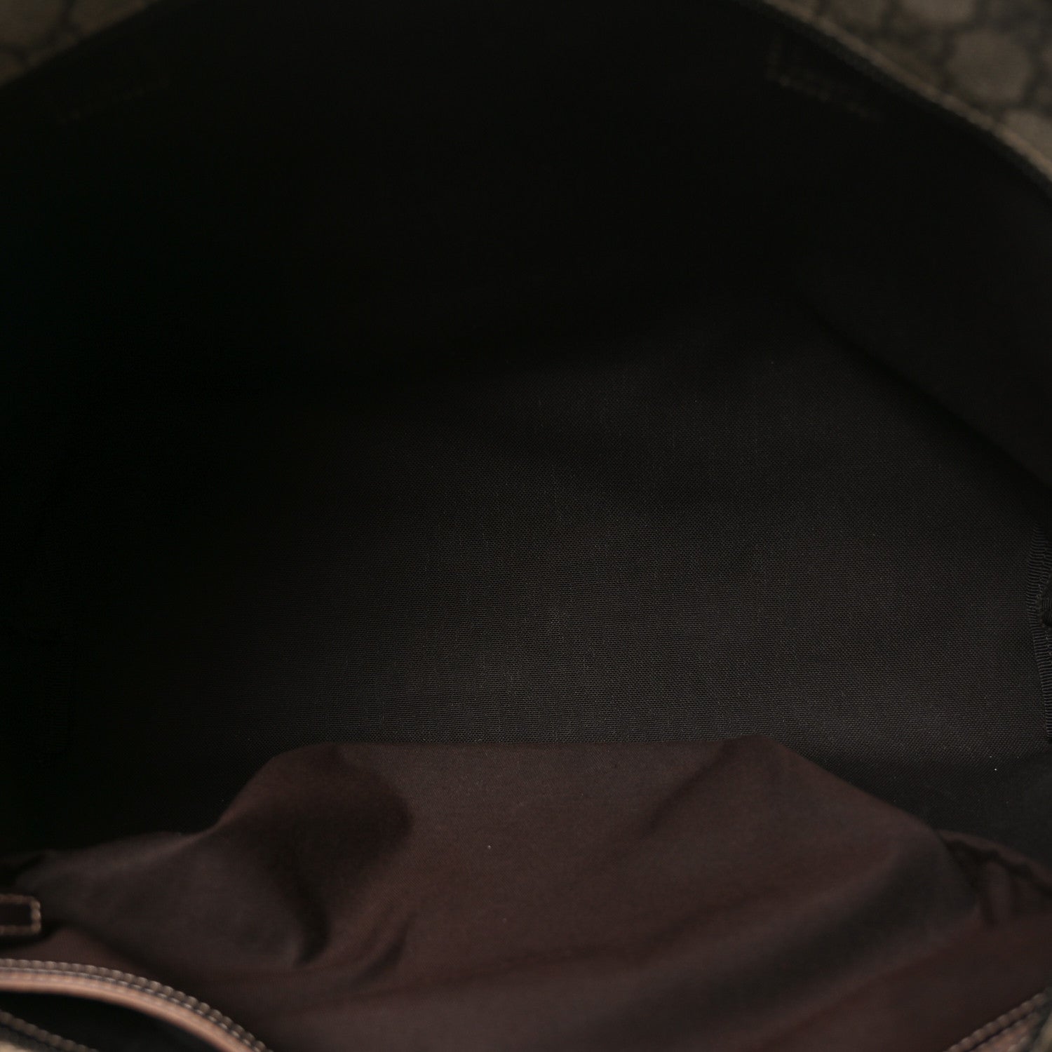 Gucci GG Supreme Monogram Medium Zippered Shopping Tote  Dark Brown 5 of 11