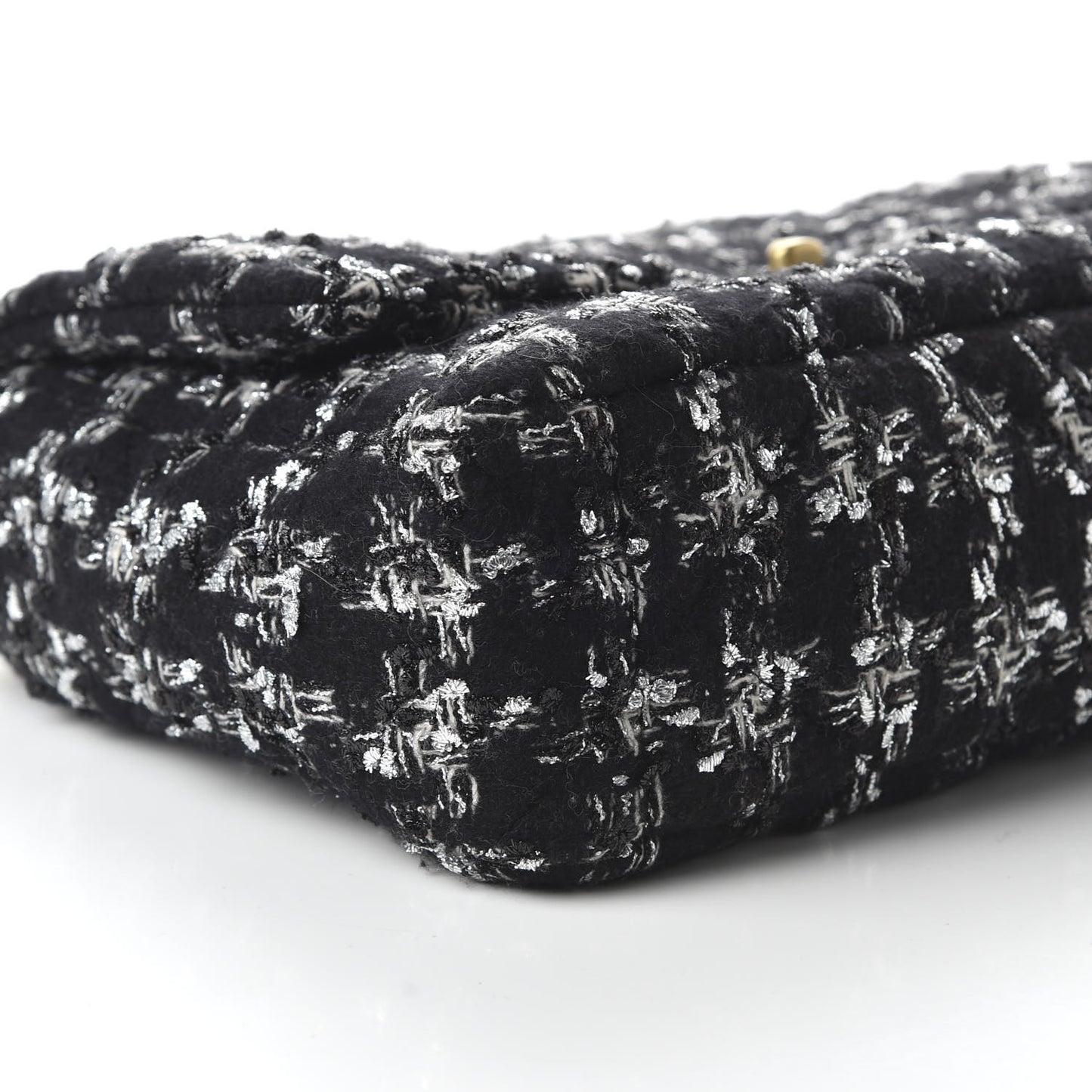 Tweed Quilted Large 19 Flap Black Ecru White