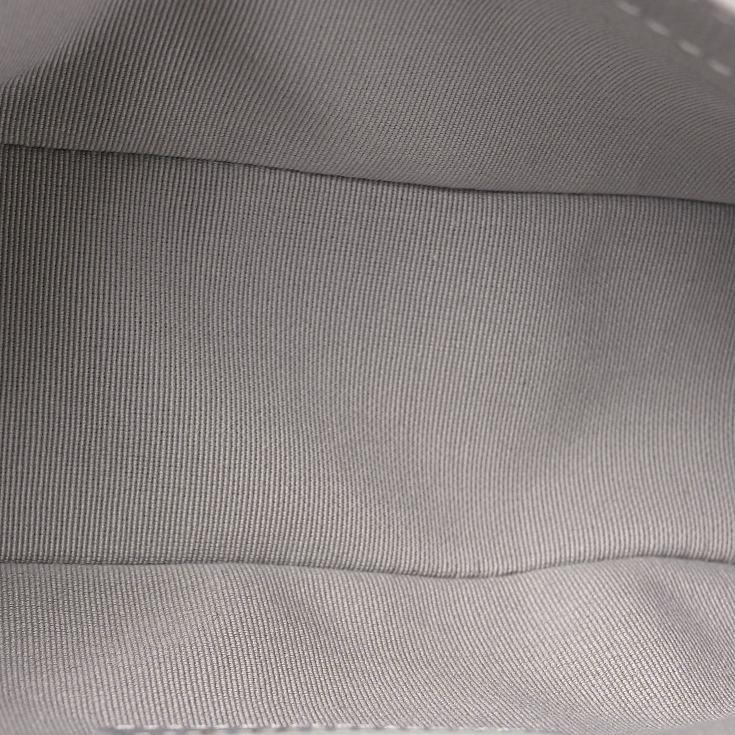 Caviar Quilted Chain Around Medium Boy Flap Grey