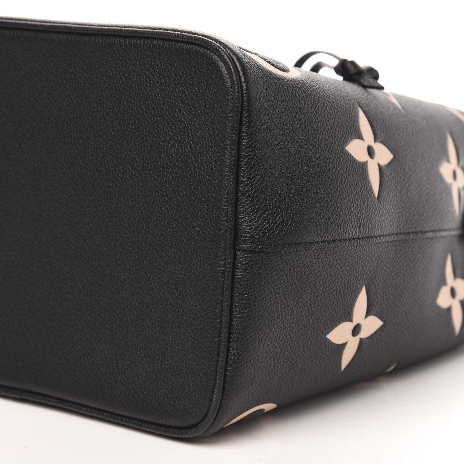 Louis Vuitton Empreinte Monogram Giant Neonoe MM Black Beige 8 of 8