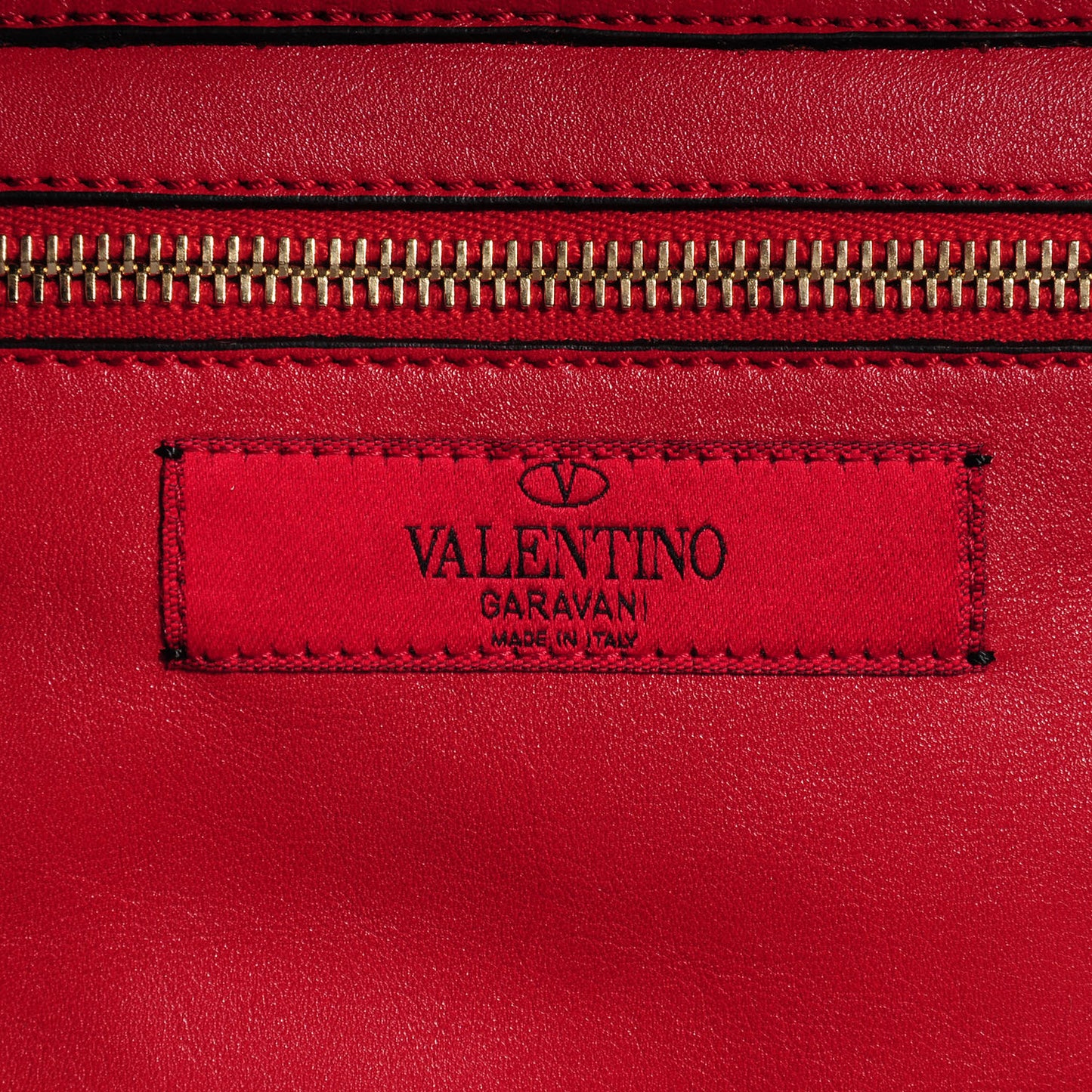 Vitello Small Rockstud Tote Cyclamin