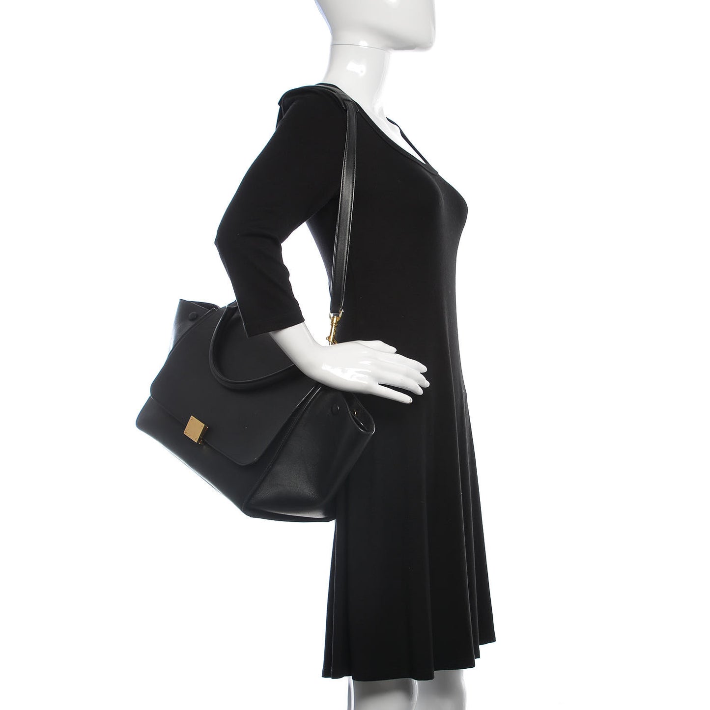 Smooth Calfskin Medium Trapeze Black