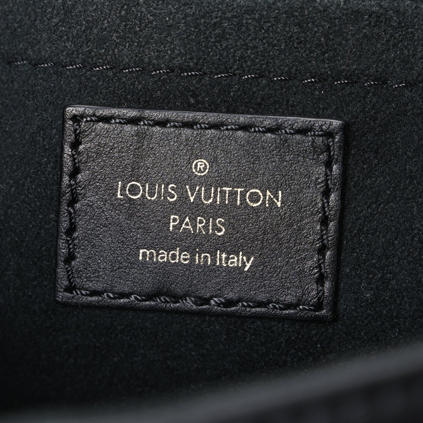 Calfskin Embroidered New Wave Chain MM Black