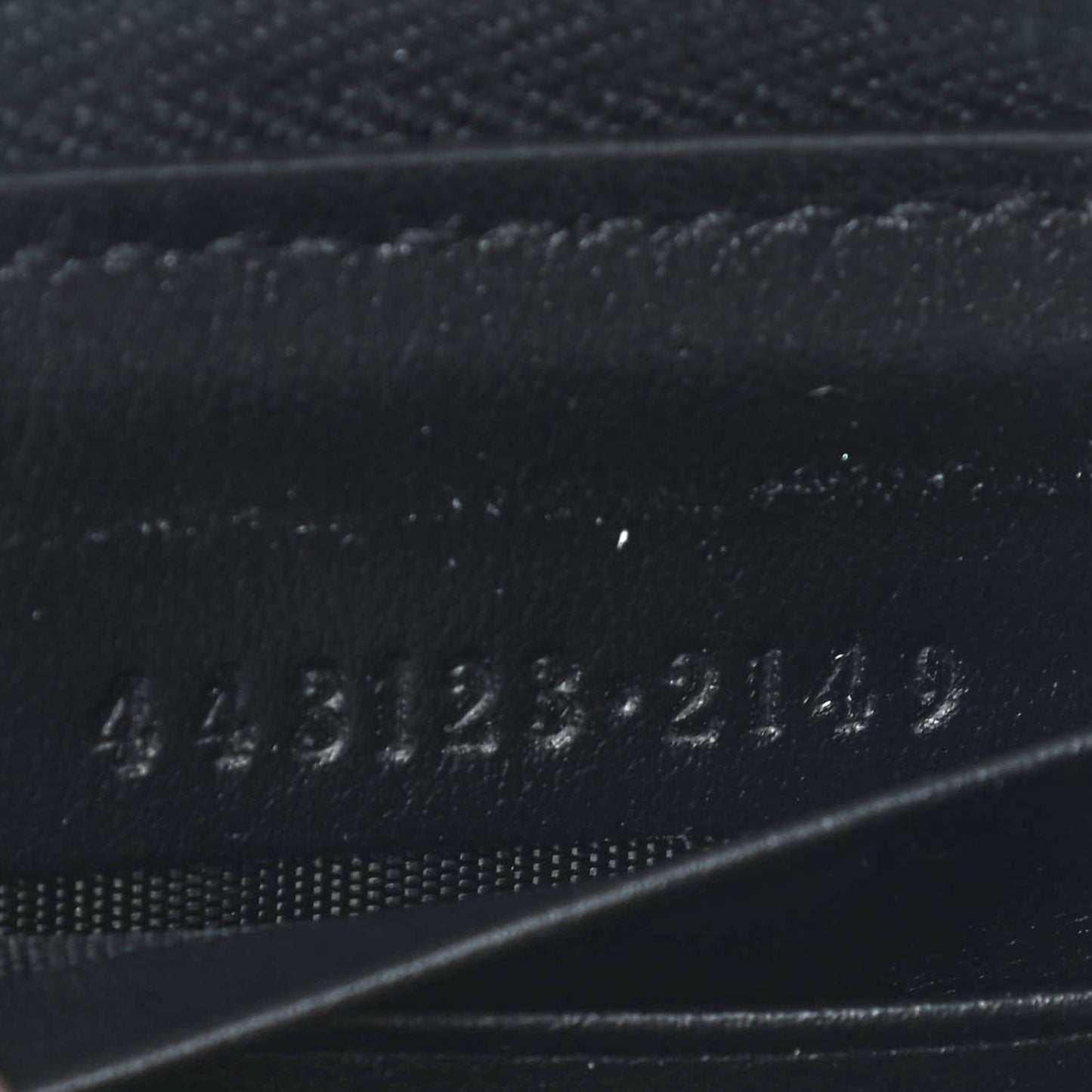 Calfskin Matelasse GG Marmont Zip Around Wallet Black