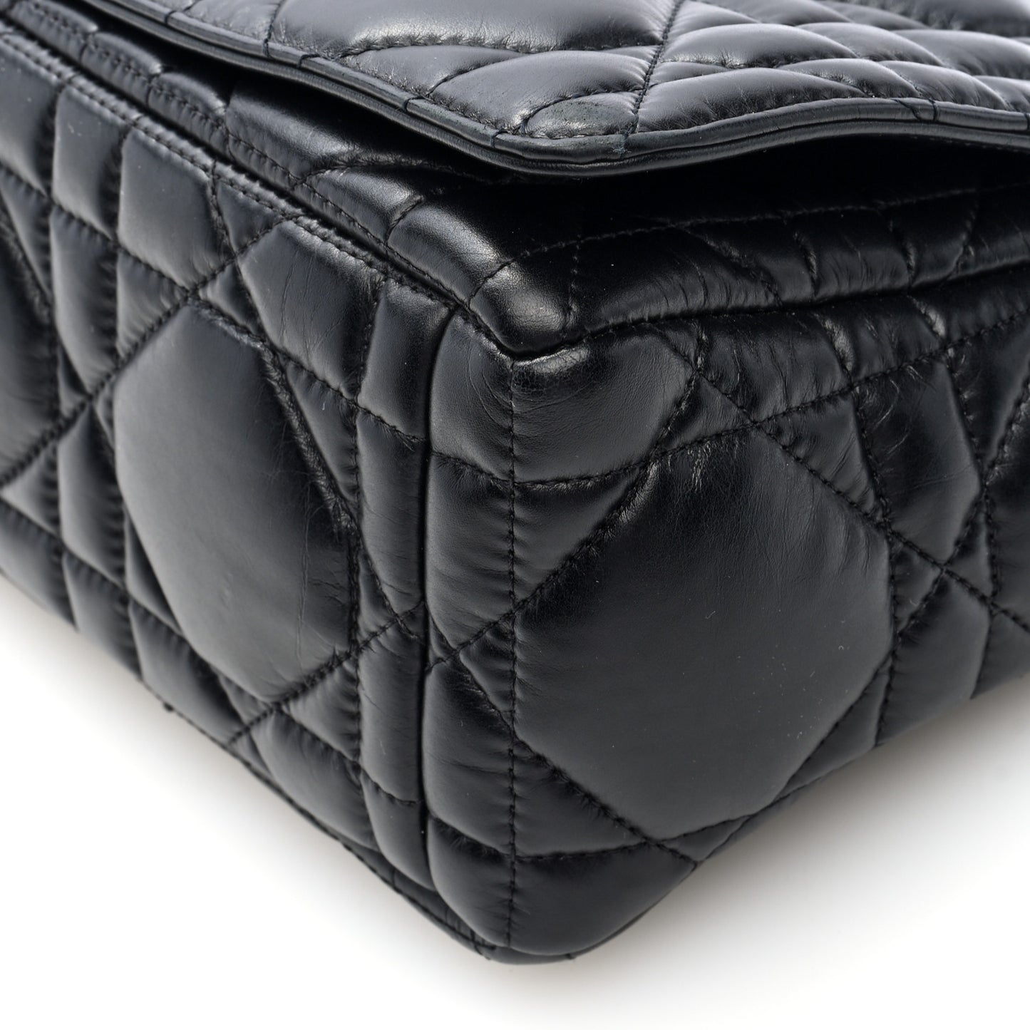 Calfskin Macrocannage Medium Caro Bag Black