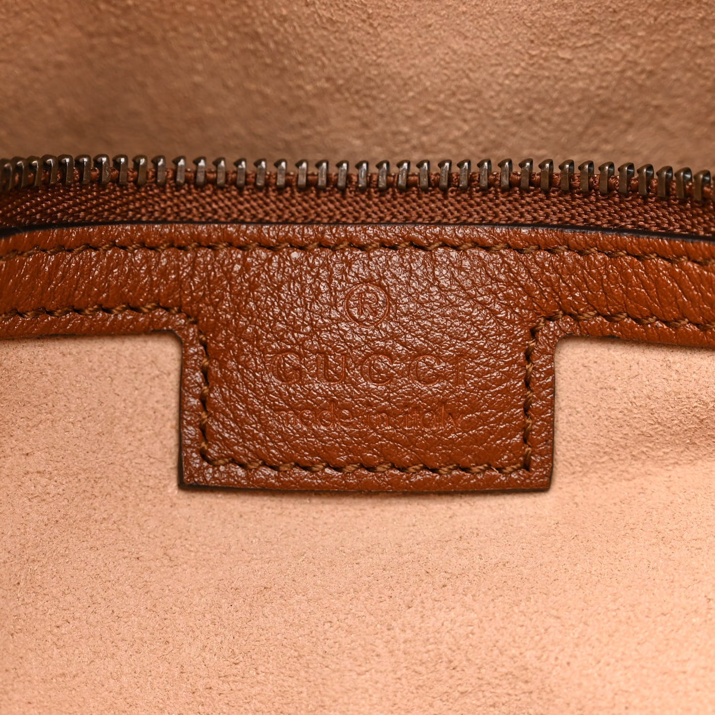 Softy Wonka Textured Dollar Calfskin Medium Diana Shoulder Bag Cuir Black