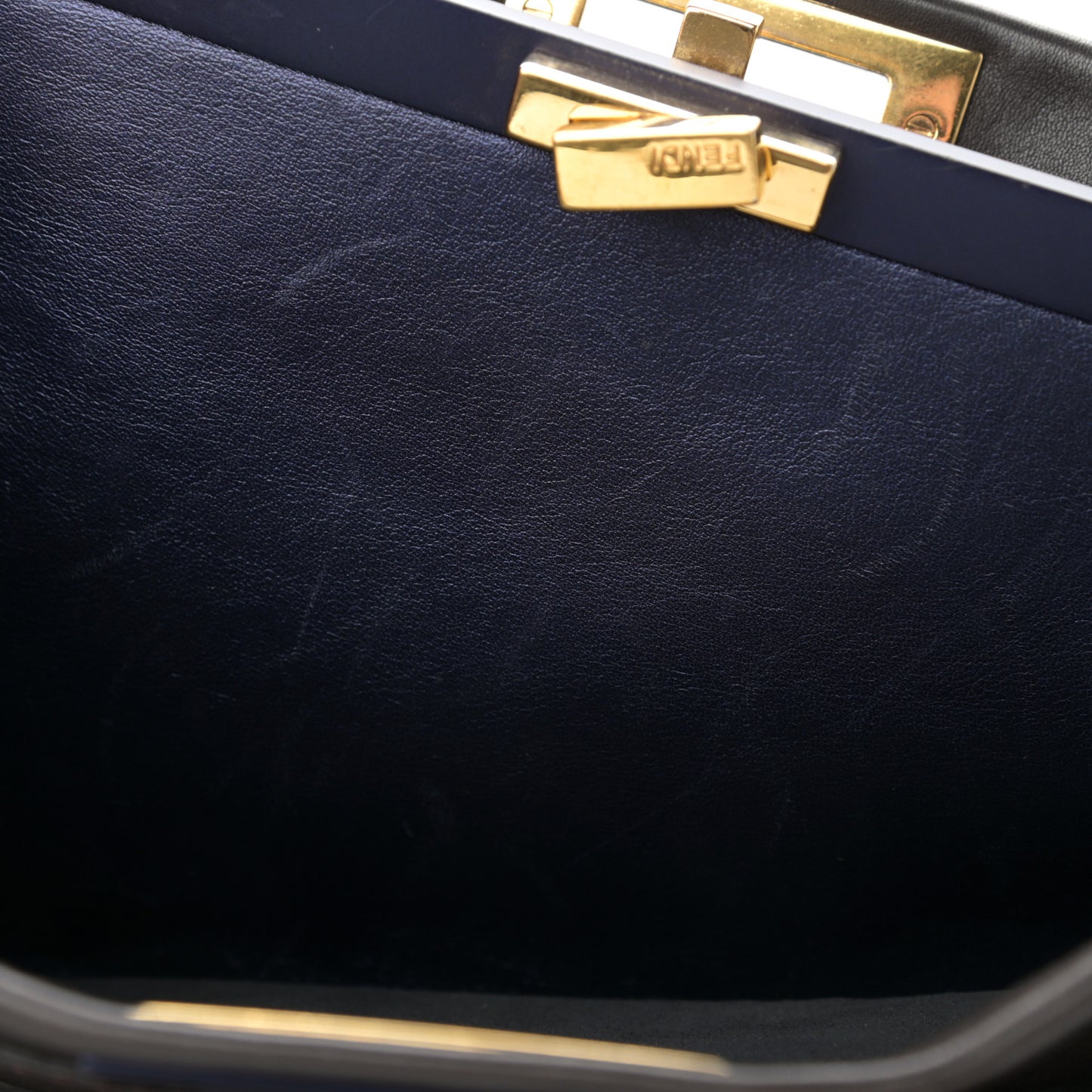 Vitello Dolce Marmol Large Peekaboo Iconic Satchel Ebano Blu Scuro