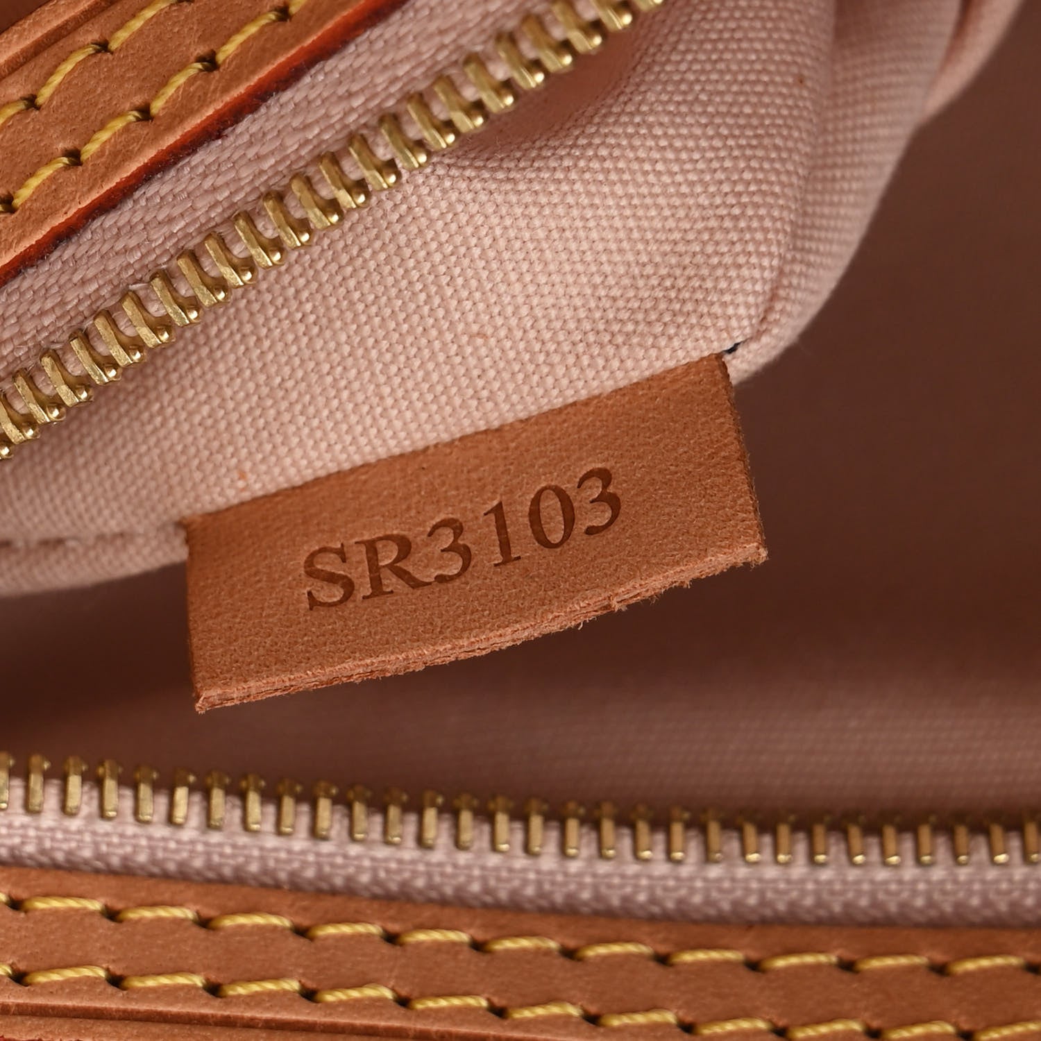 Louis Vuitton Vernis Brea GM Blanc Corail 7 of 13