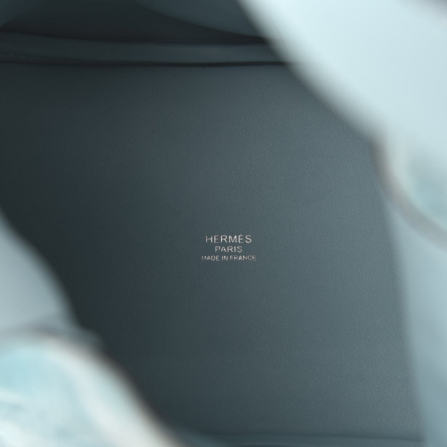 Veau Doblis Swift Picotin Lock Touch 18 PM Bleu Atoll