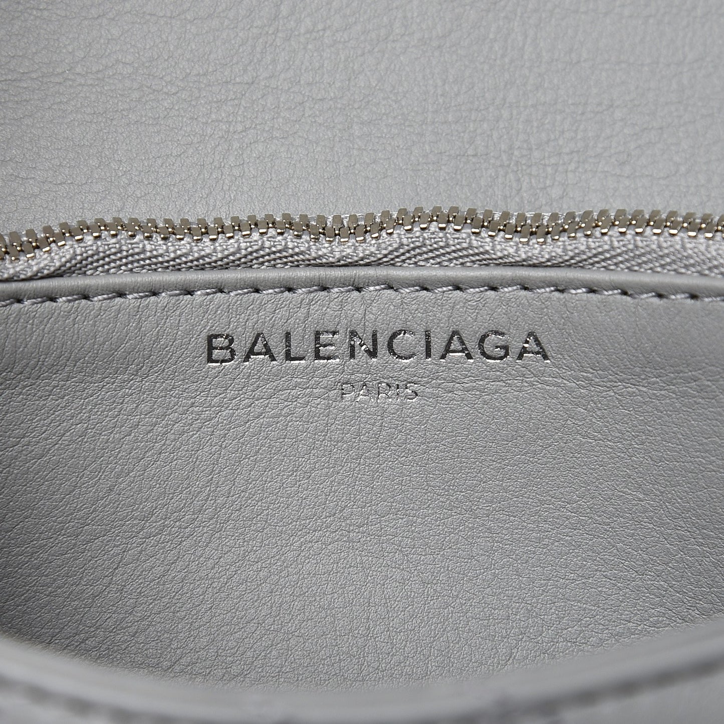 Calfskin Logo Matelasse S BB Round Shoulder Bag Gris Haussmannien