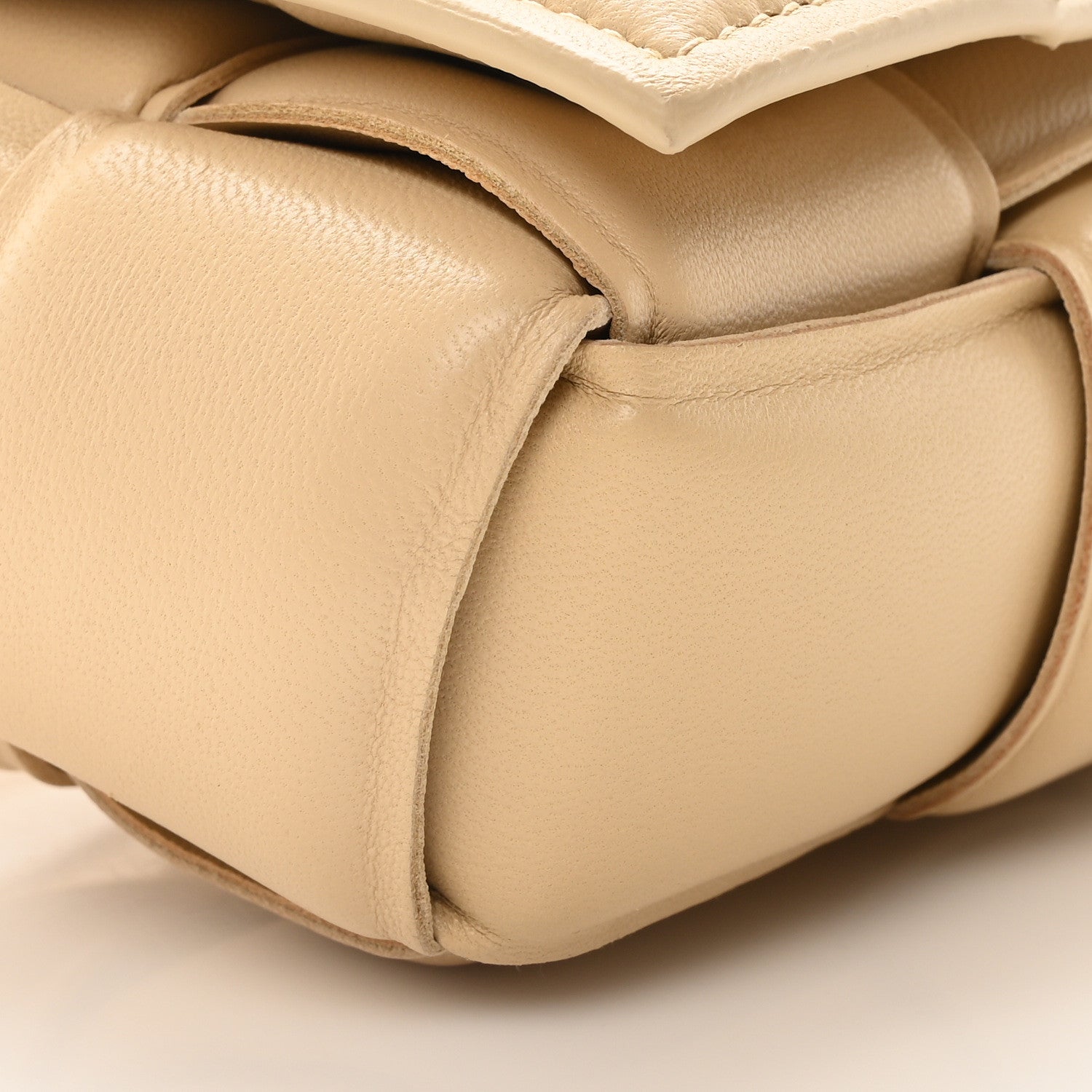 Bottega Veneta Nappa Maxi Intrecciato Padded The Belt Cassette Bag Porridge 8 of 9