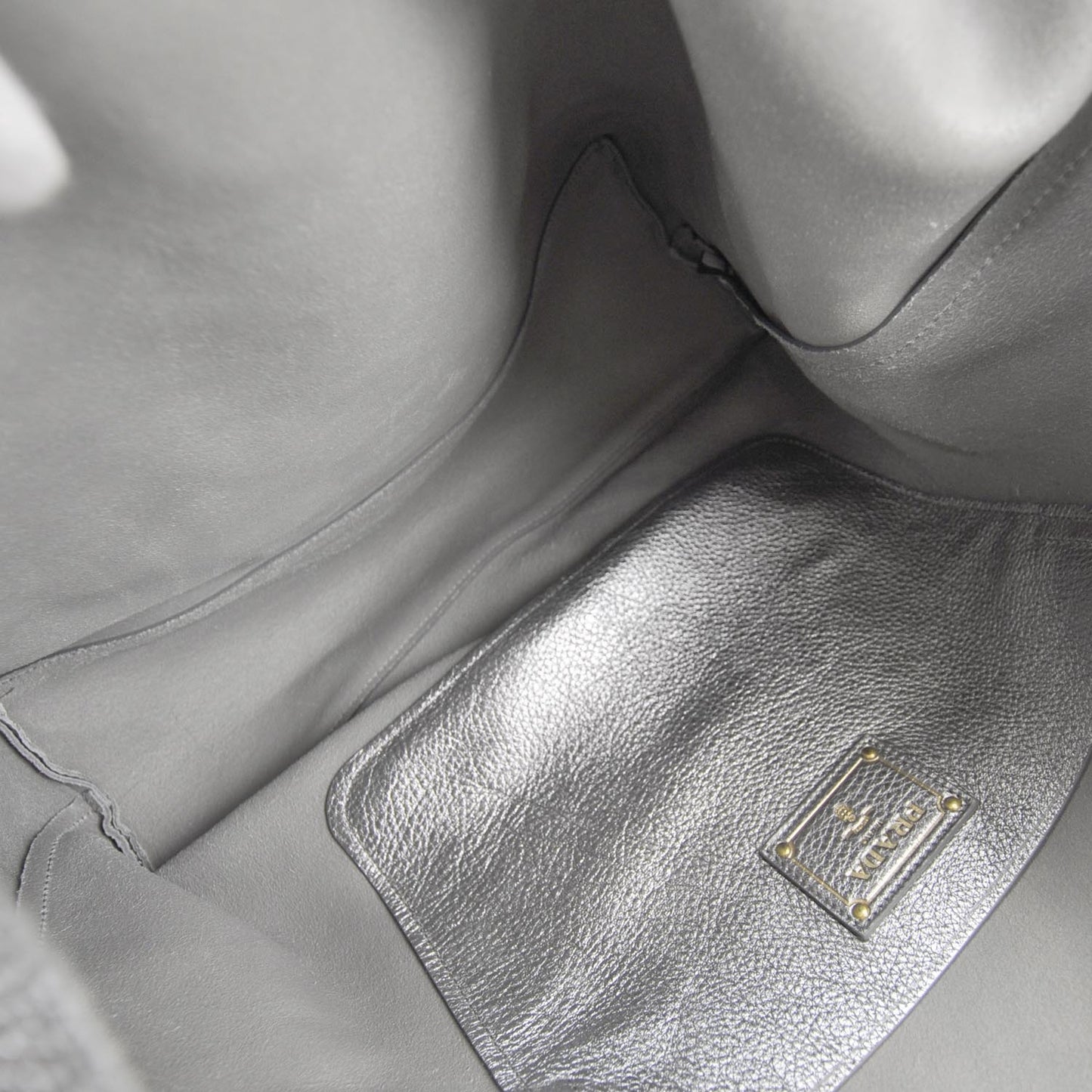 Vitello Daino Tote Silver