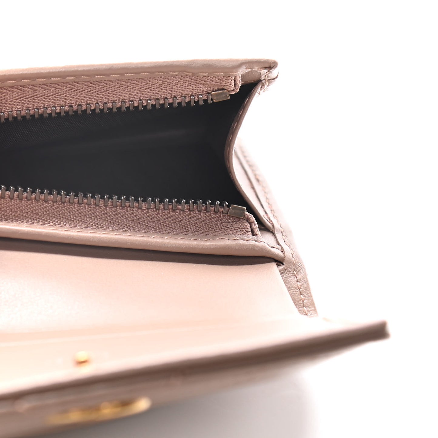 Calfskin Matelasse GG Marmont Card Case Wallet Porcelain Rose