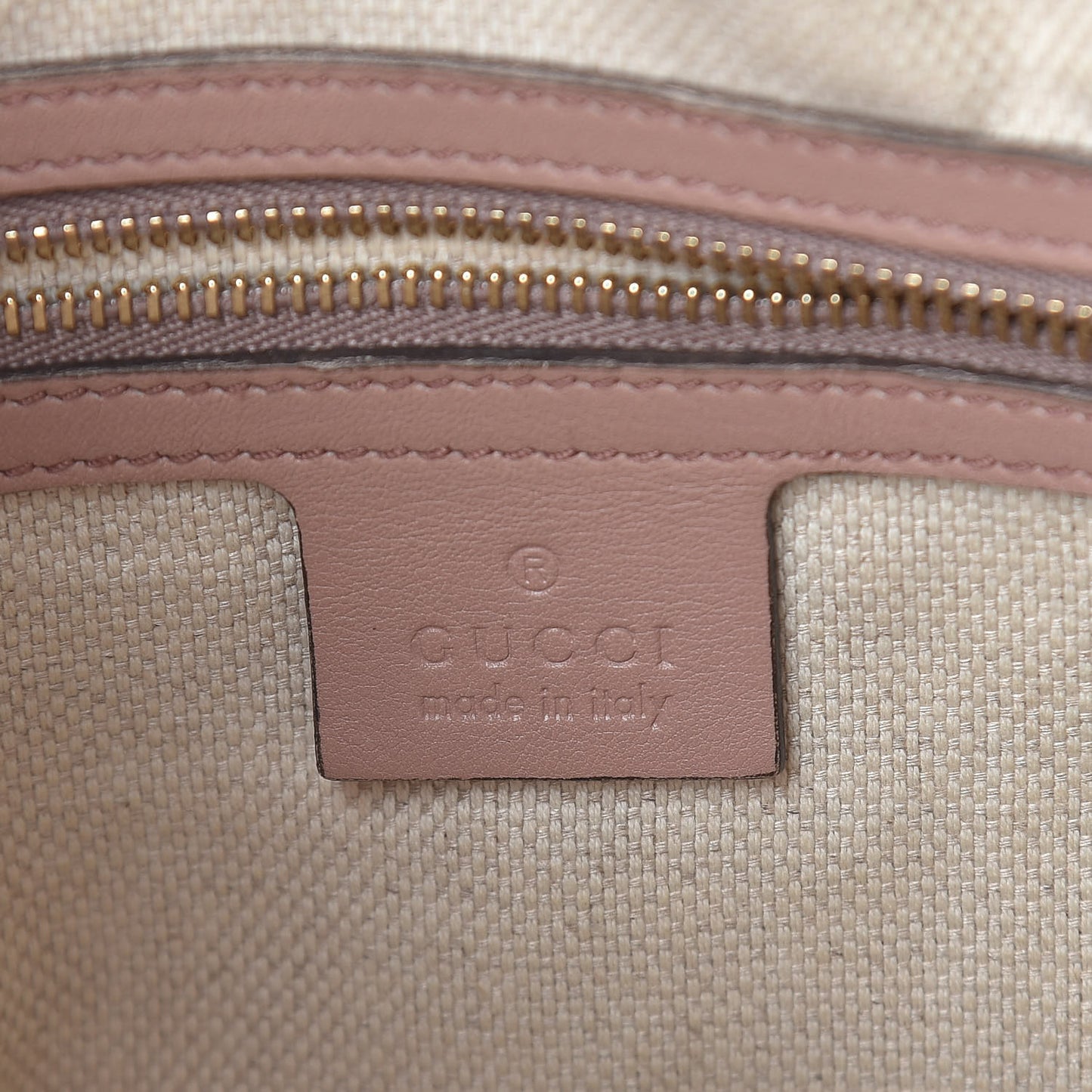 Soft Patent Small Soho Bowler Dark Cipria