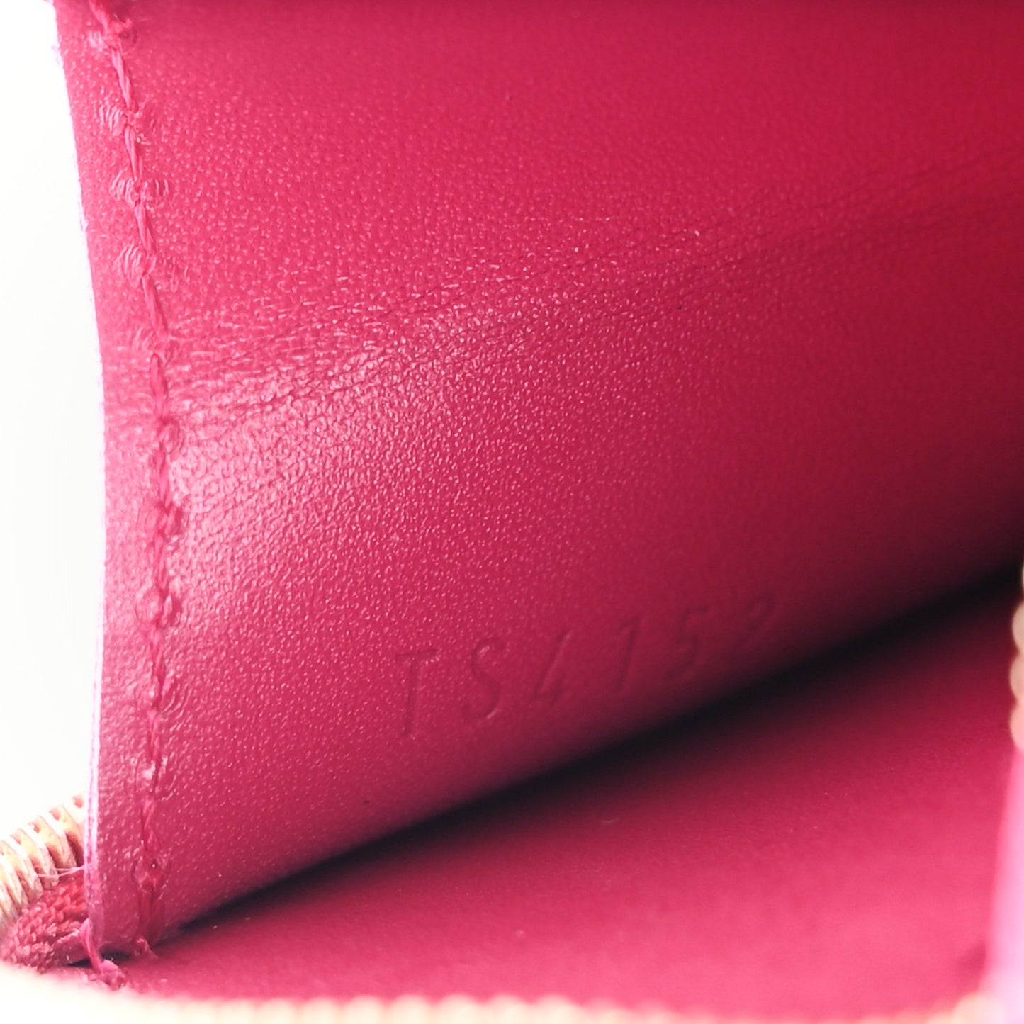 Vernis Coeur Heart Coin Purse Pomme D'Amour