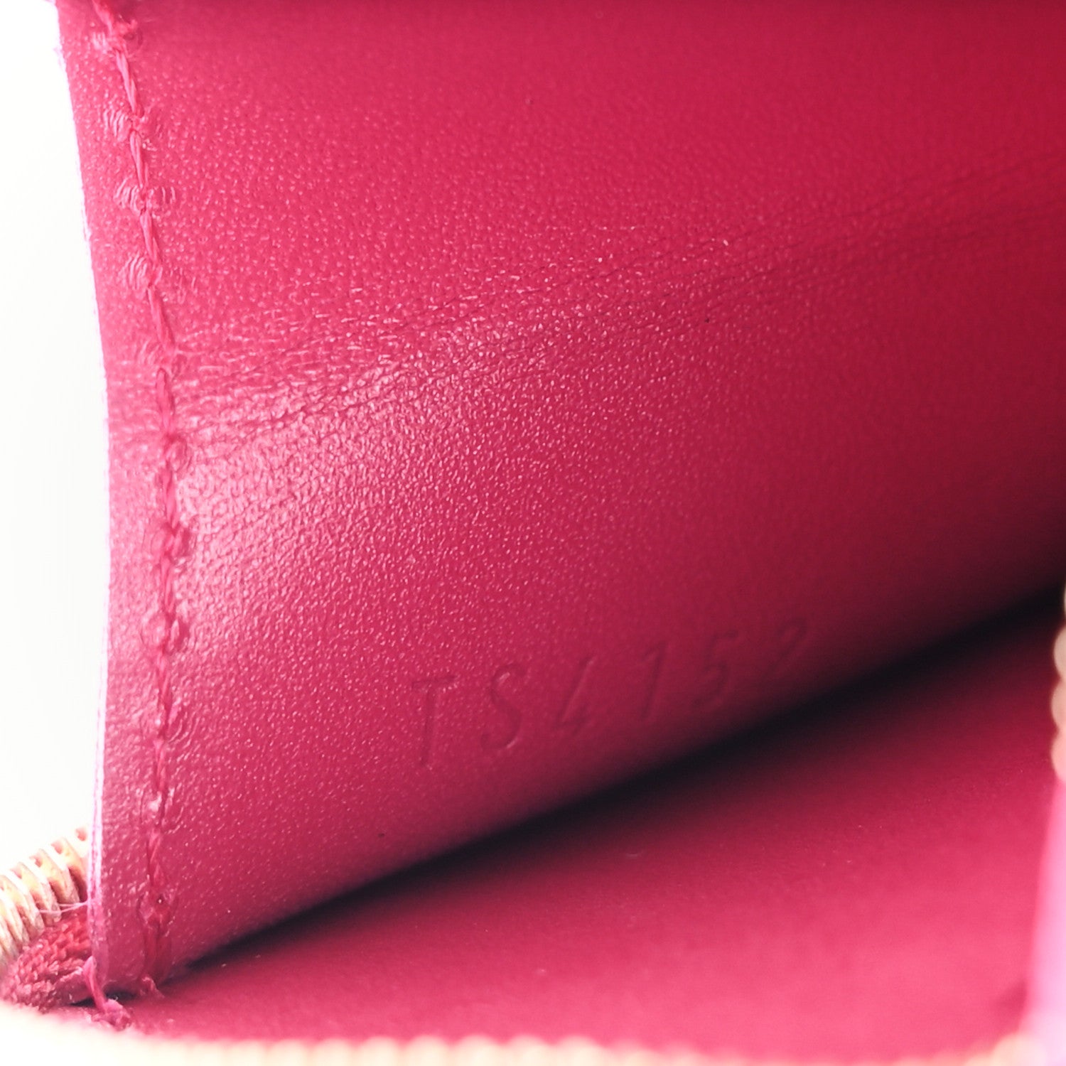Louis Vuitton Vernis Coeur Heart Coin Purse Pomme D'Amour 7 of 8